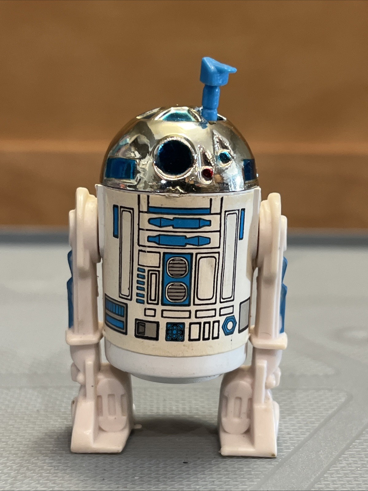 R2-D2 (Artoo-Detoo) (with Sensorscope) sold