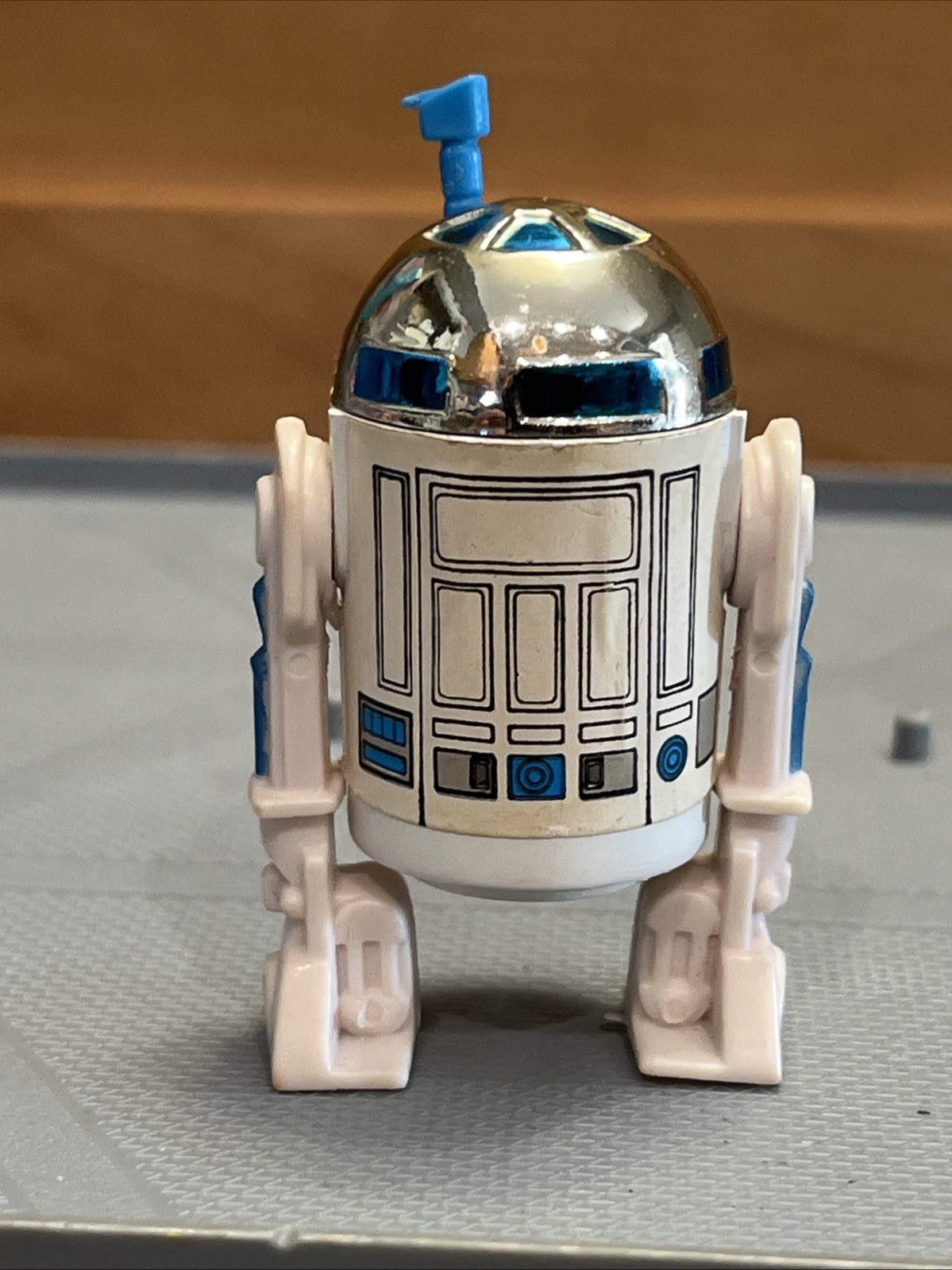 R2-D2 (Artoo-Detoo) (with Sensorscope) sold