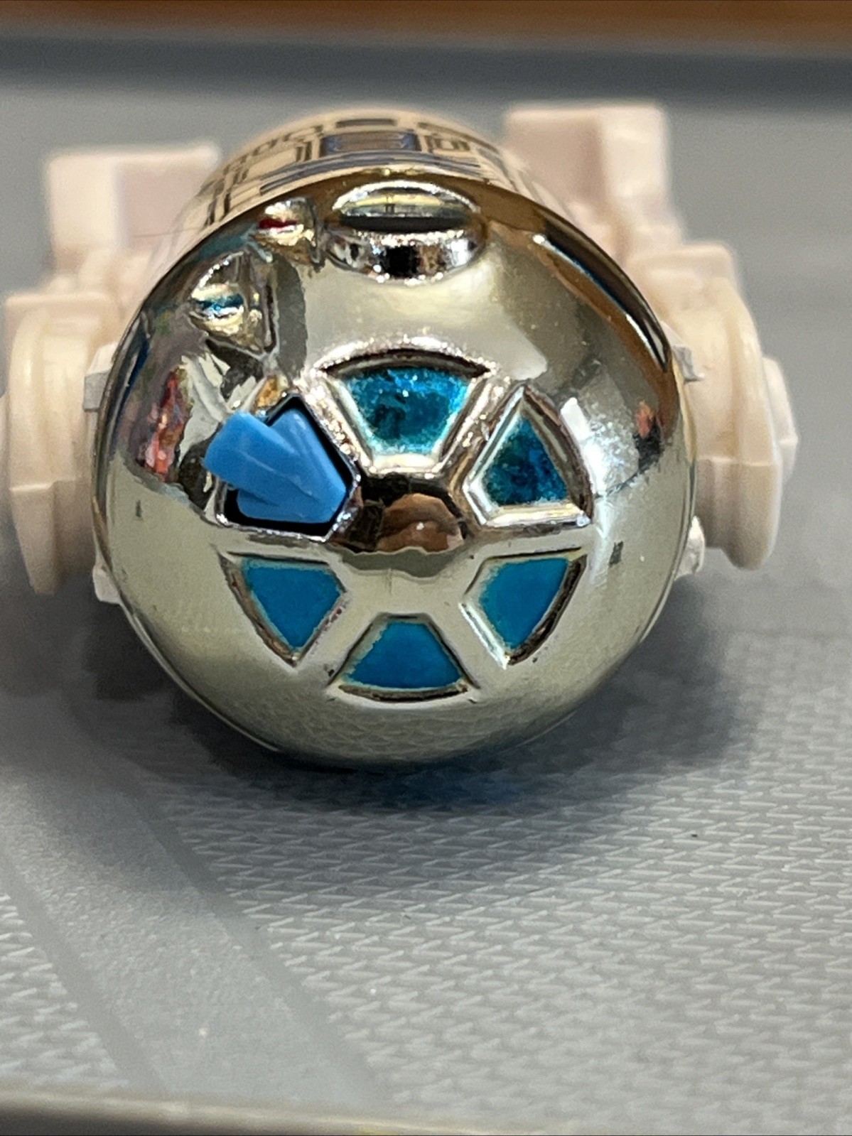 R2-D2 (Artoo-Detoo) (with Sensorscope) sold