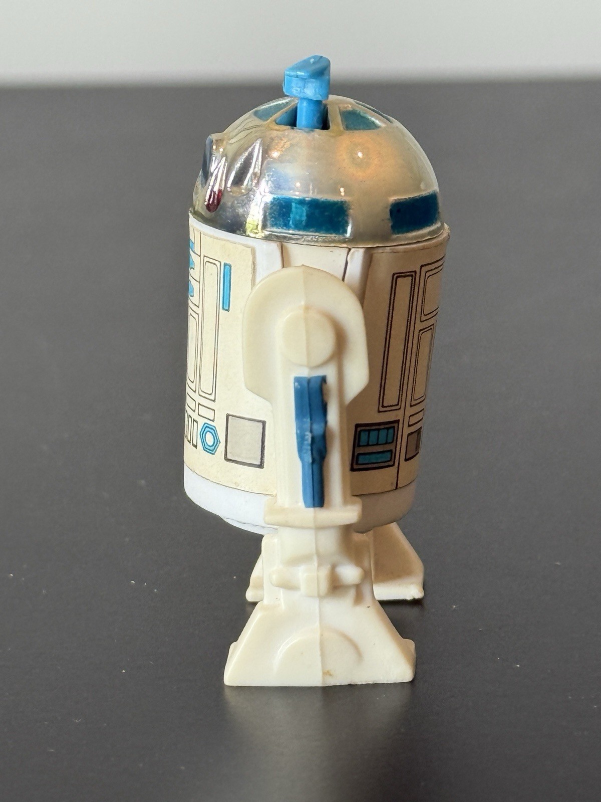 R2-D2 (Artoo-Detoo) (with Sensorscope) sold