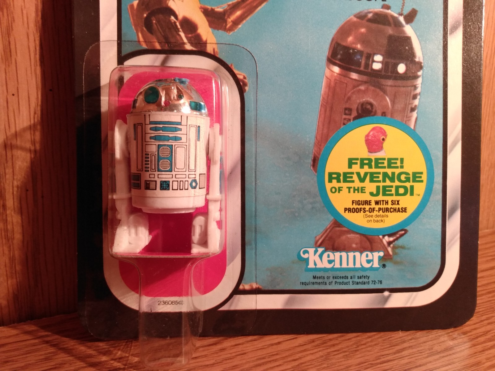 R2-D2 (Artoo-Detoo) (with Sensorscope) sold