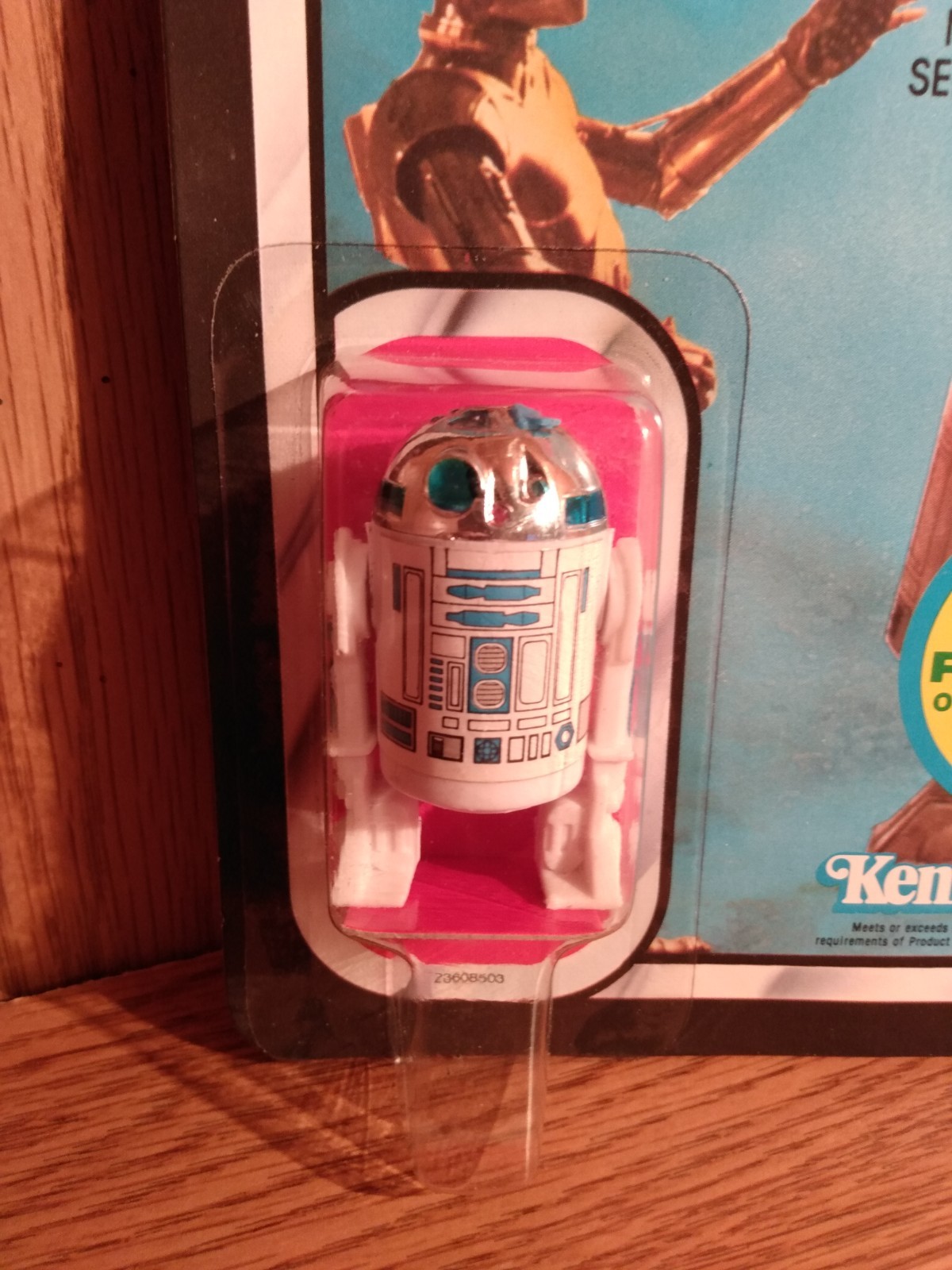 R2-D2 (Artoo-Detoo) (with Sensorscope) sold