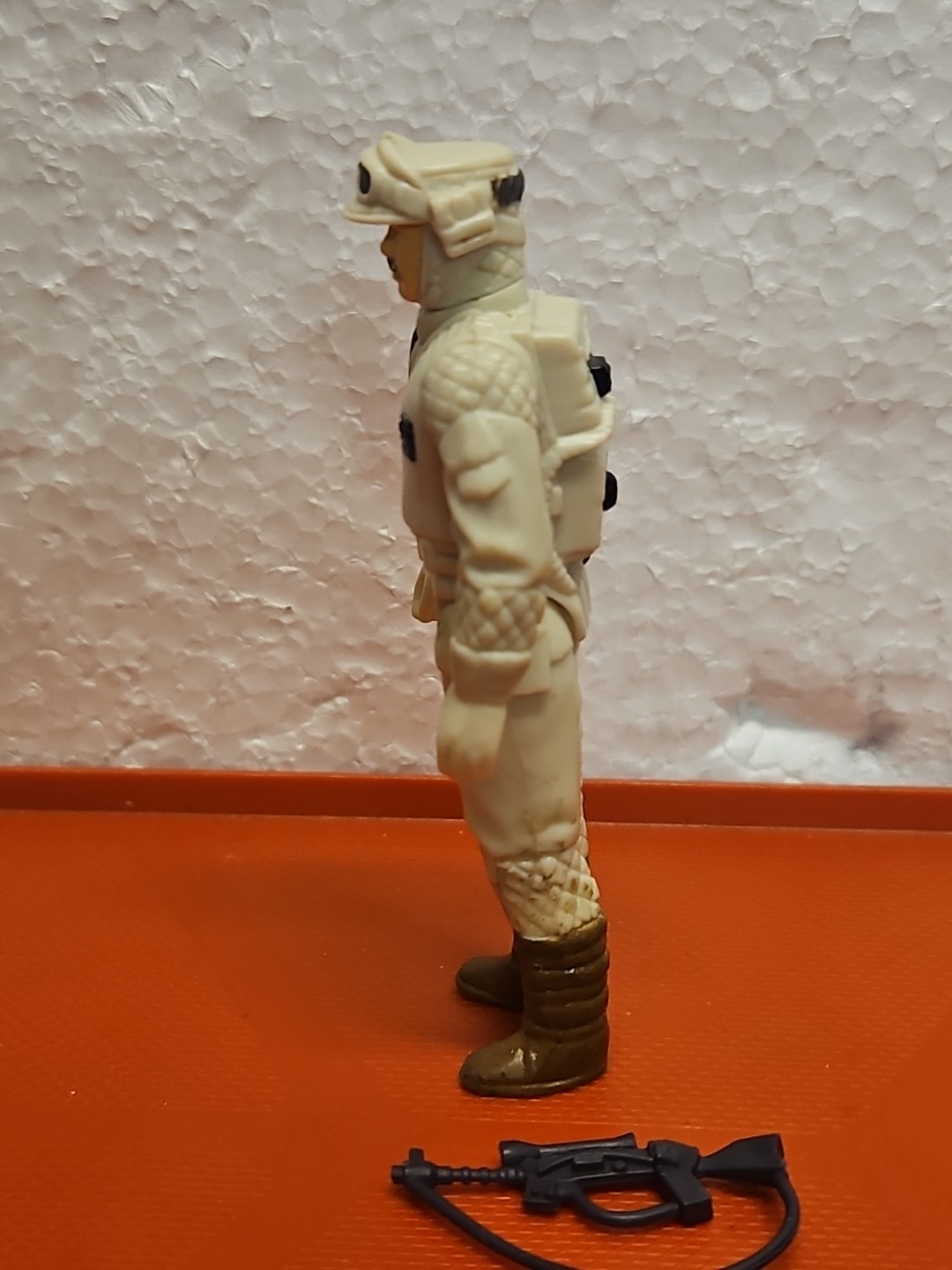 Rebel Commander sold