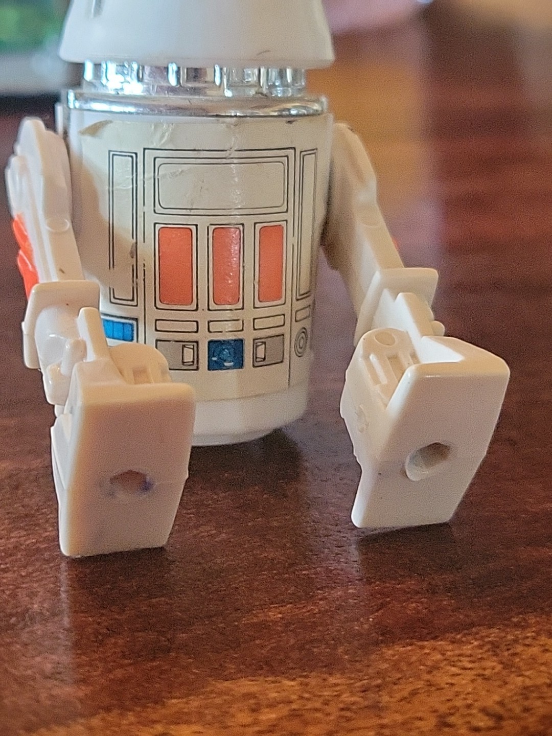 R5-D4 (Arfive-Defour) sold