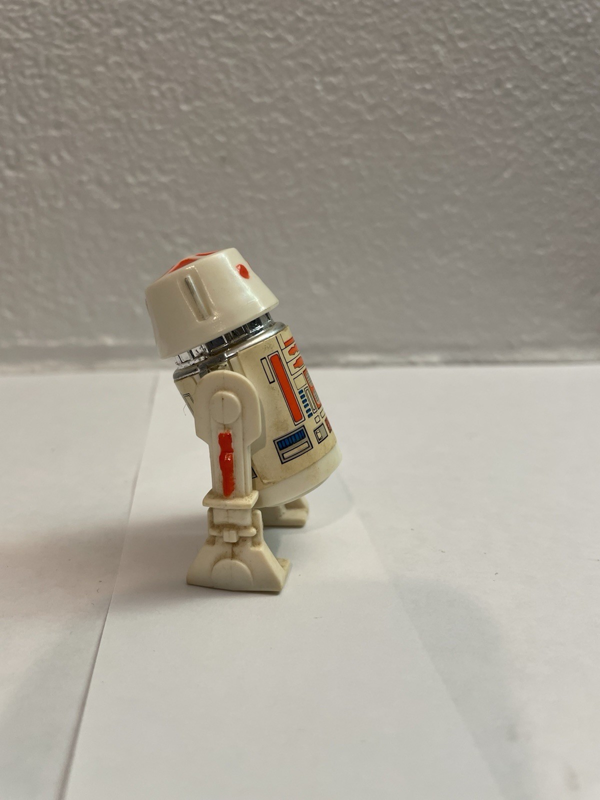 R5-D4 (Arfive-Defour) sold