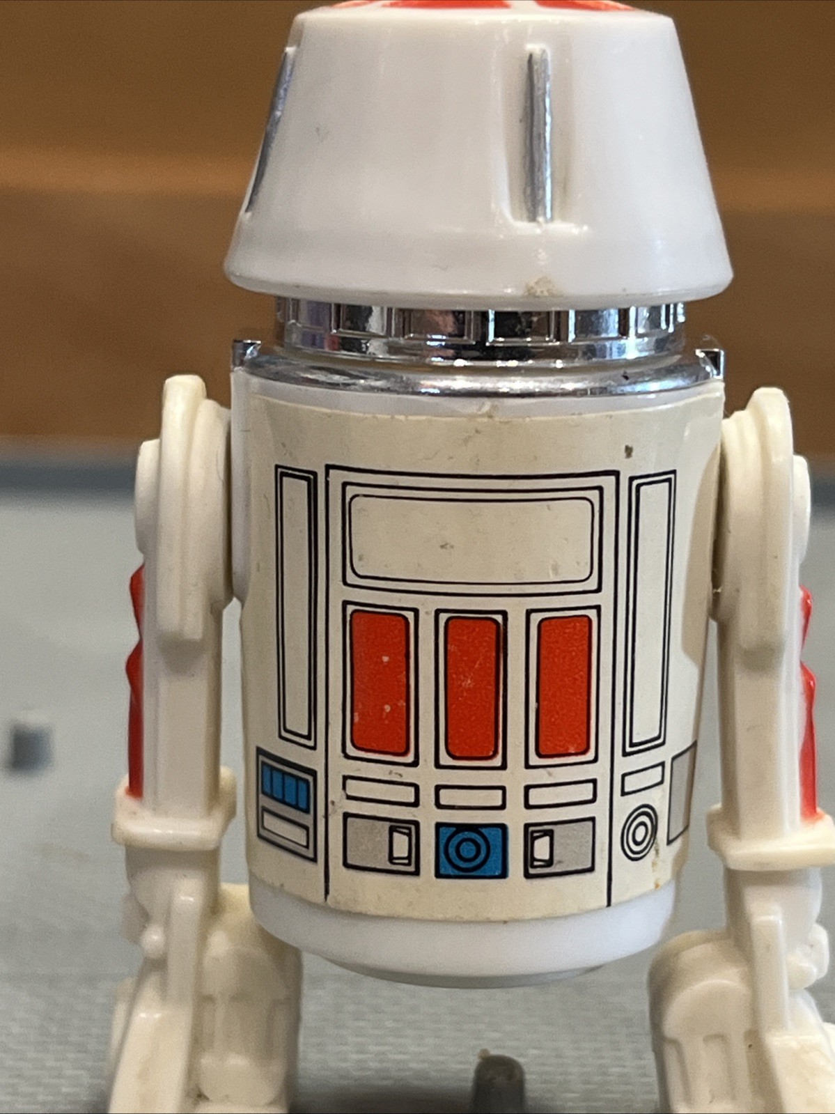 R5-D4 (Arfive-Defour) sold