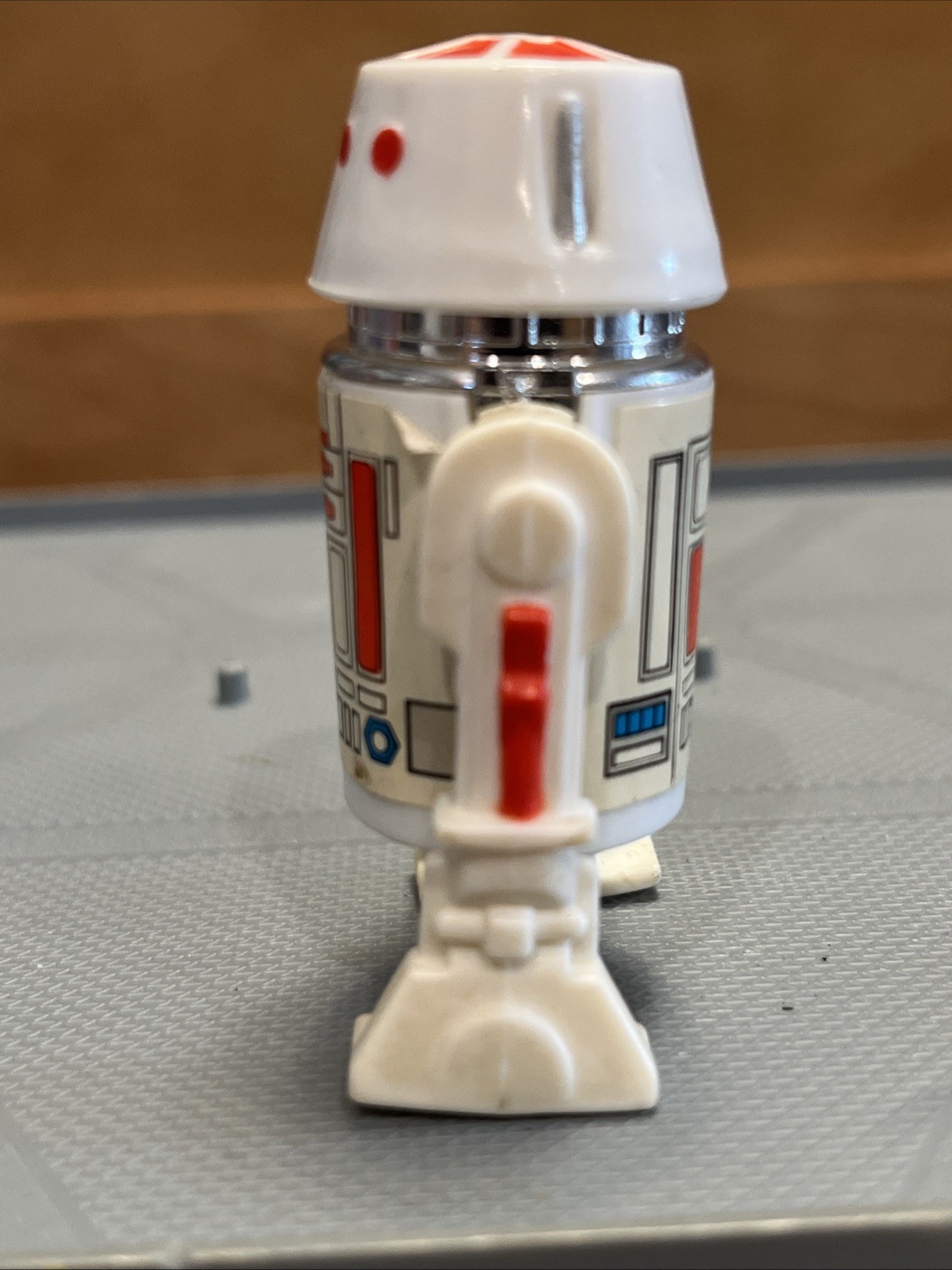 R5-D4 (Arfive-Defour) sold