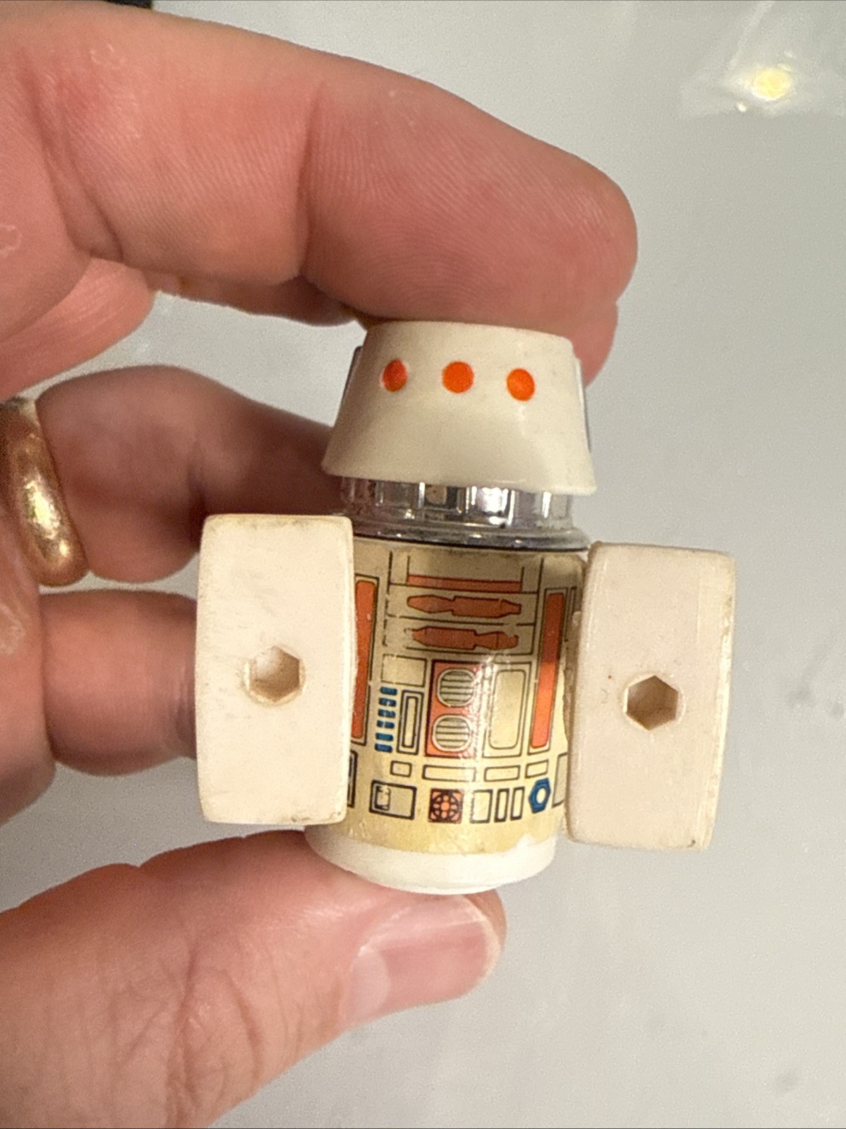 R5-D4 (Arfive-Defour) sold