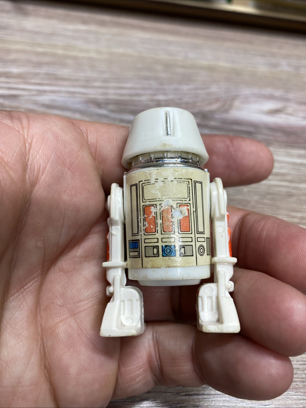 R5-D4 (Arfive-Defour) sold