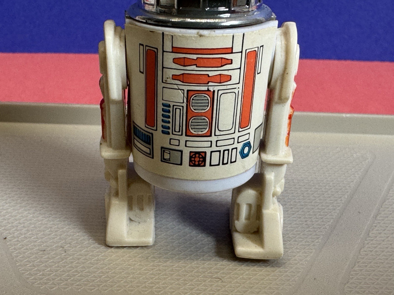 R5-D4 (Arfive-Defour) sold