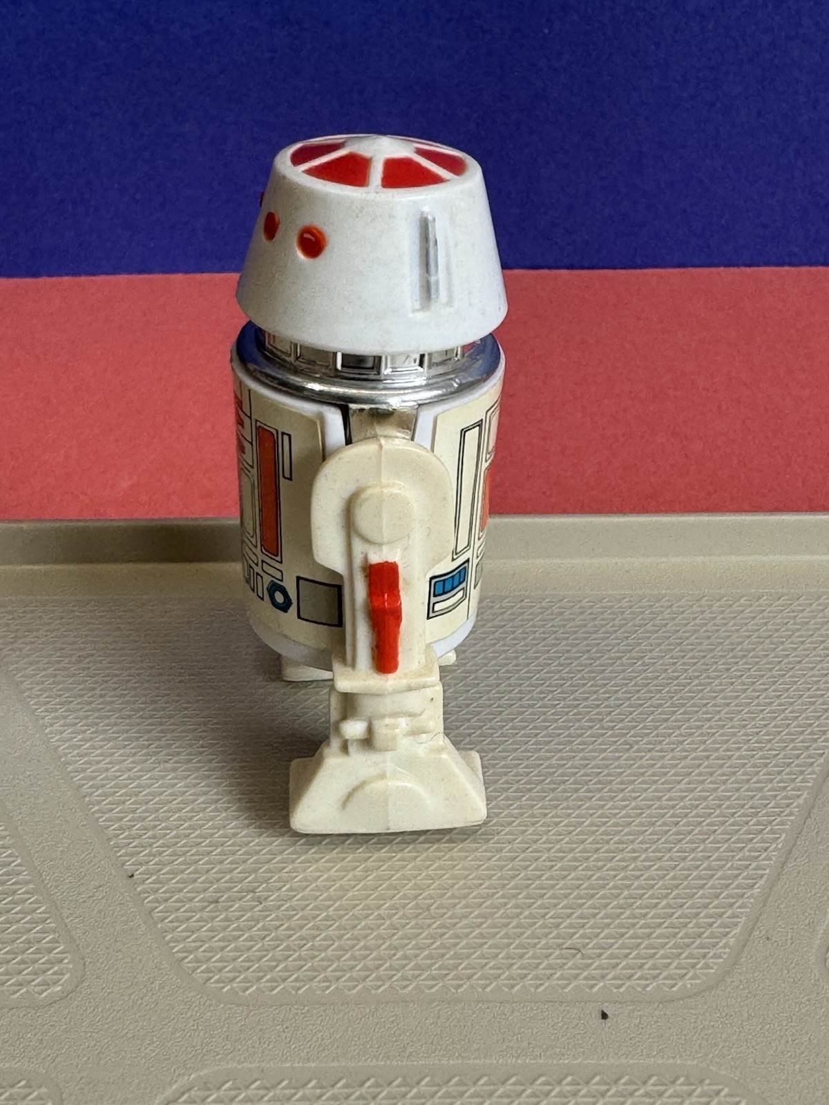 R5-D4 (Arfive-Defour) sold