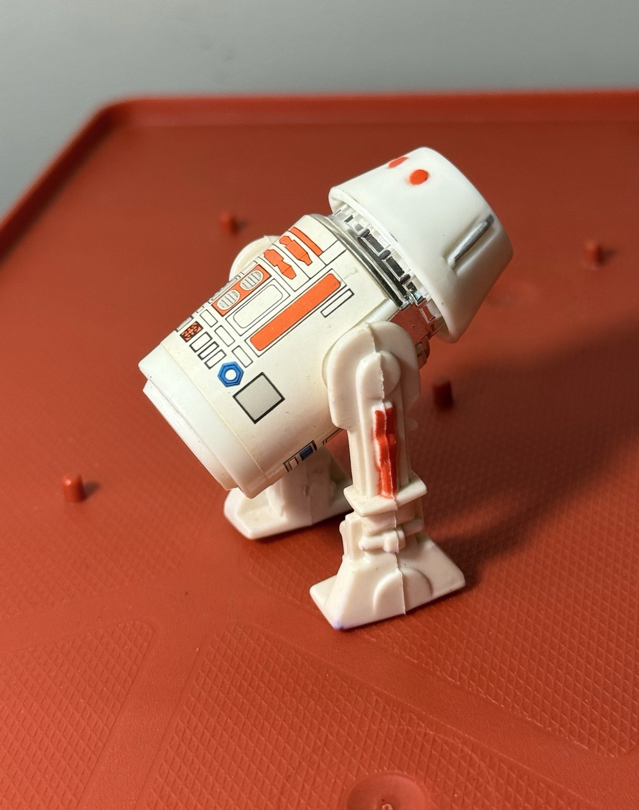 R5-D4 (Arfive-Defour) sold