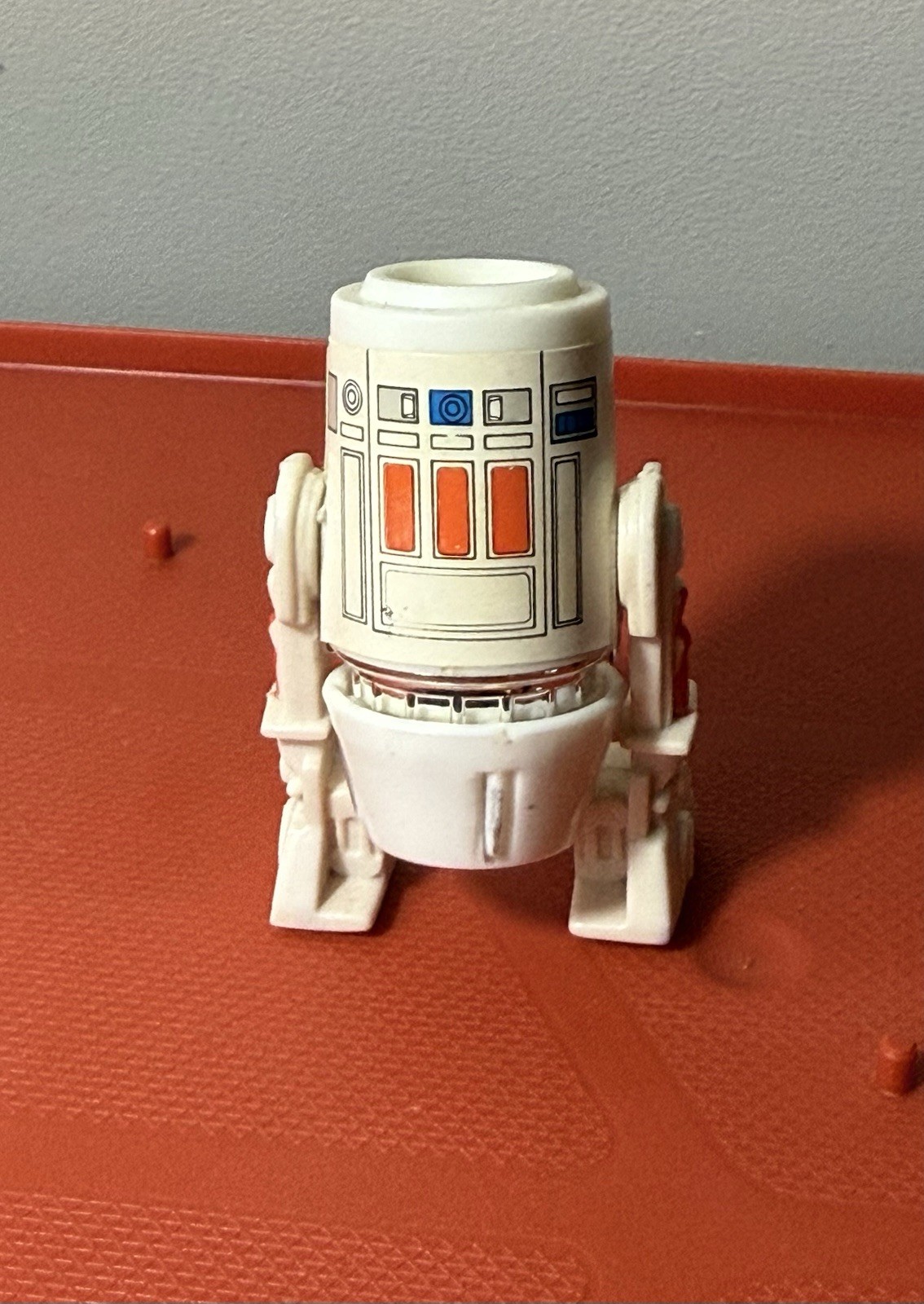 R5-D4 (Arfive-Defour) sold