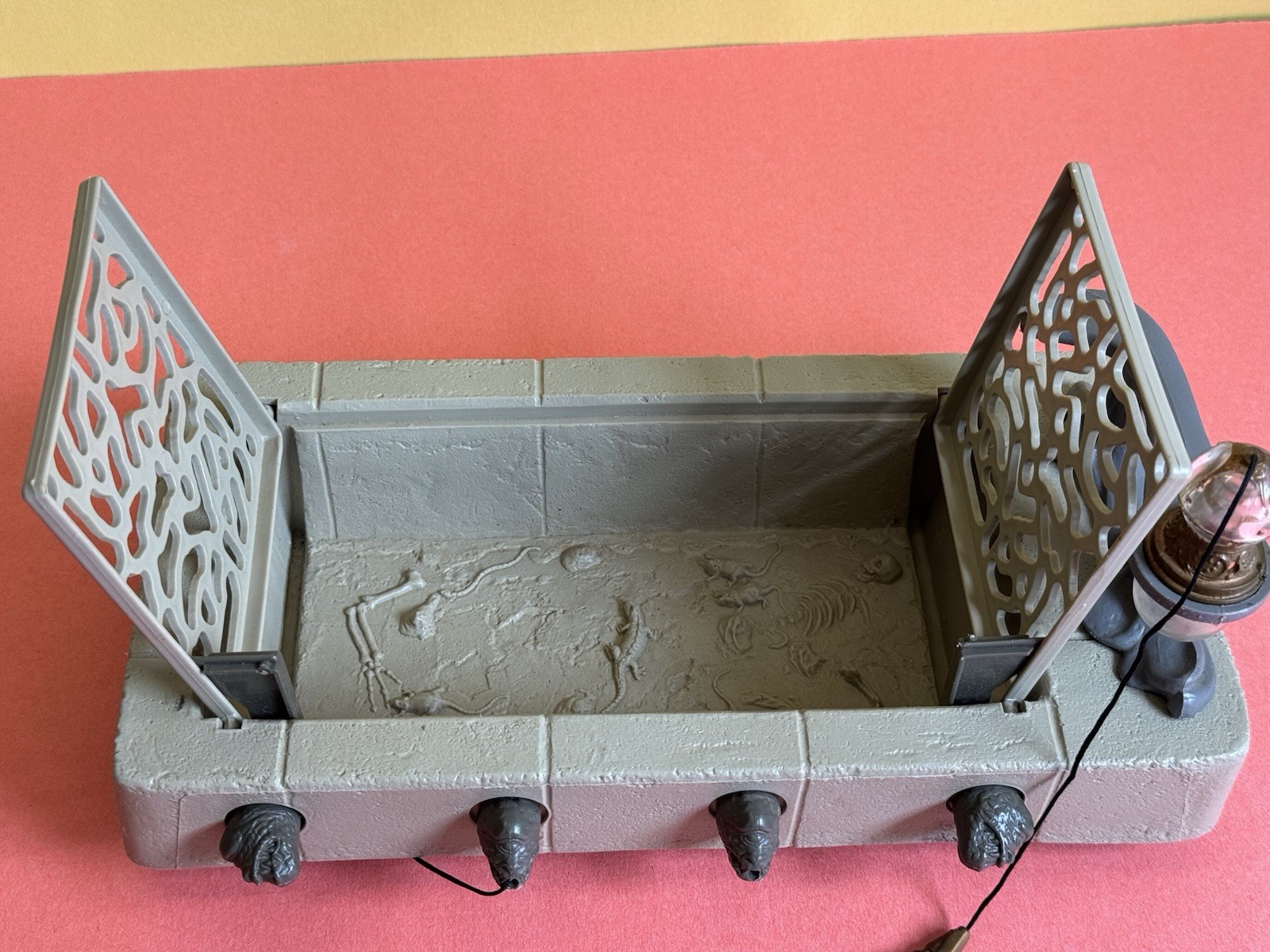 Jabba the Hutt Action Playset sold
