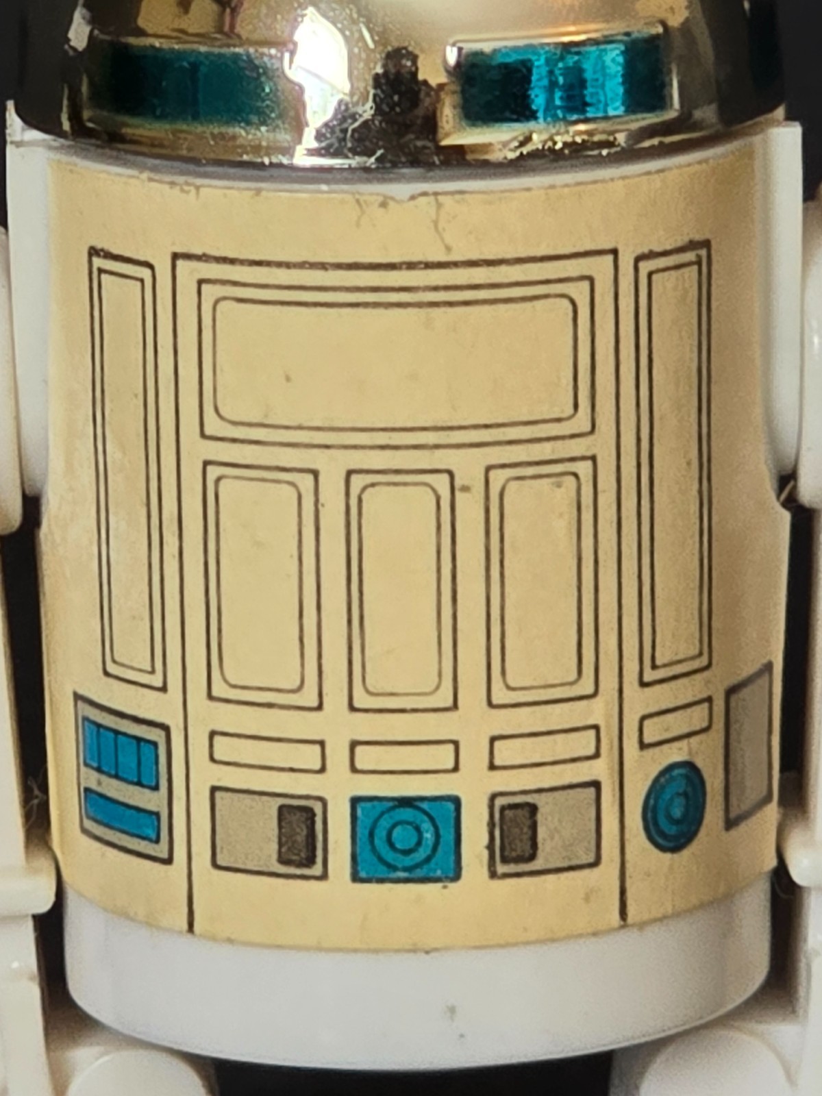 R2-D2 (Artoo-Detoo) with pop-up Lightsaber sold