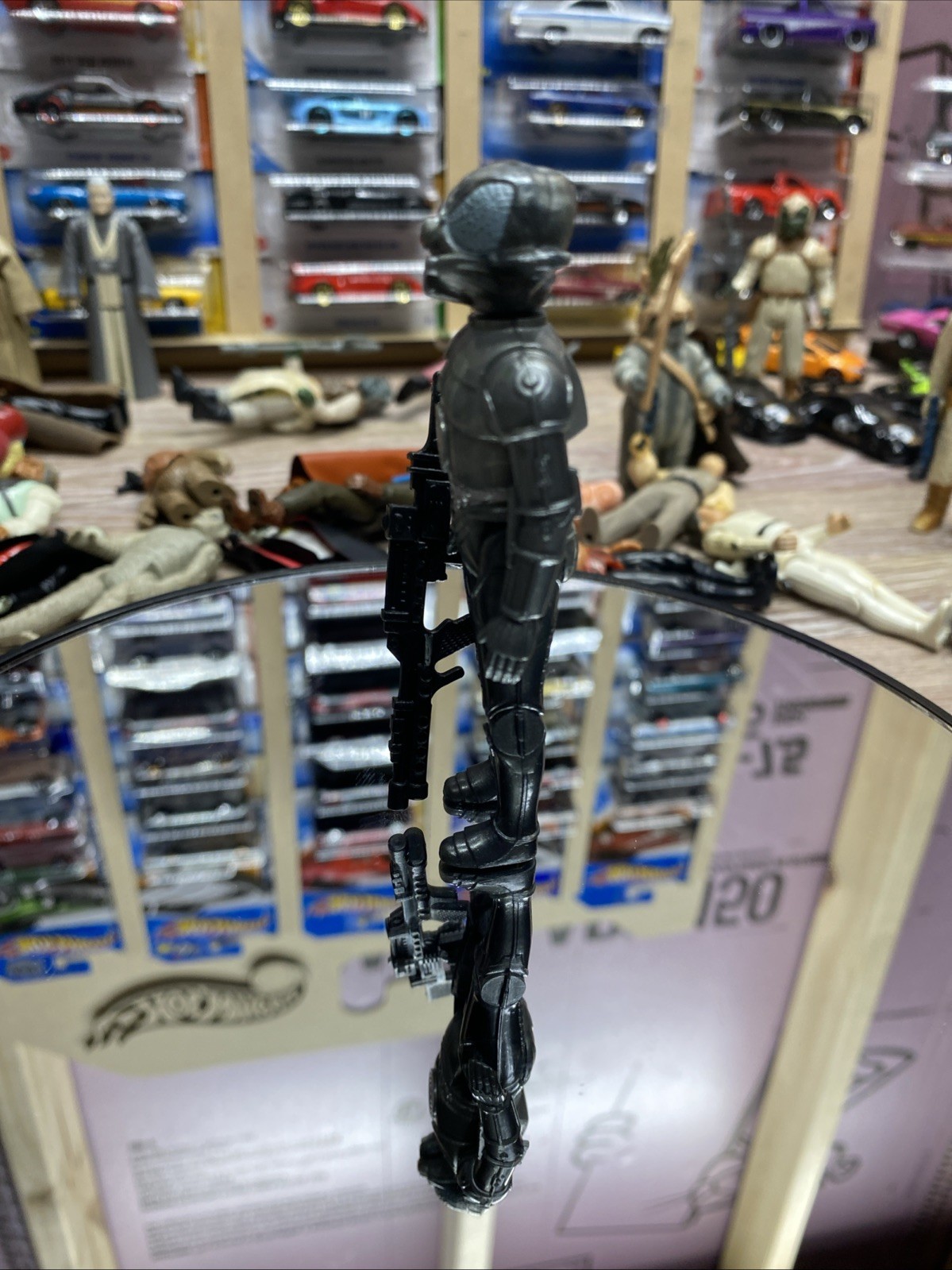 Zuckuss sold