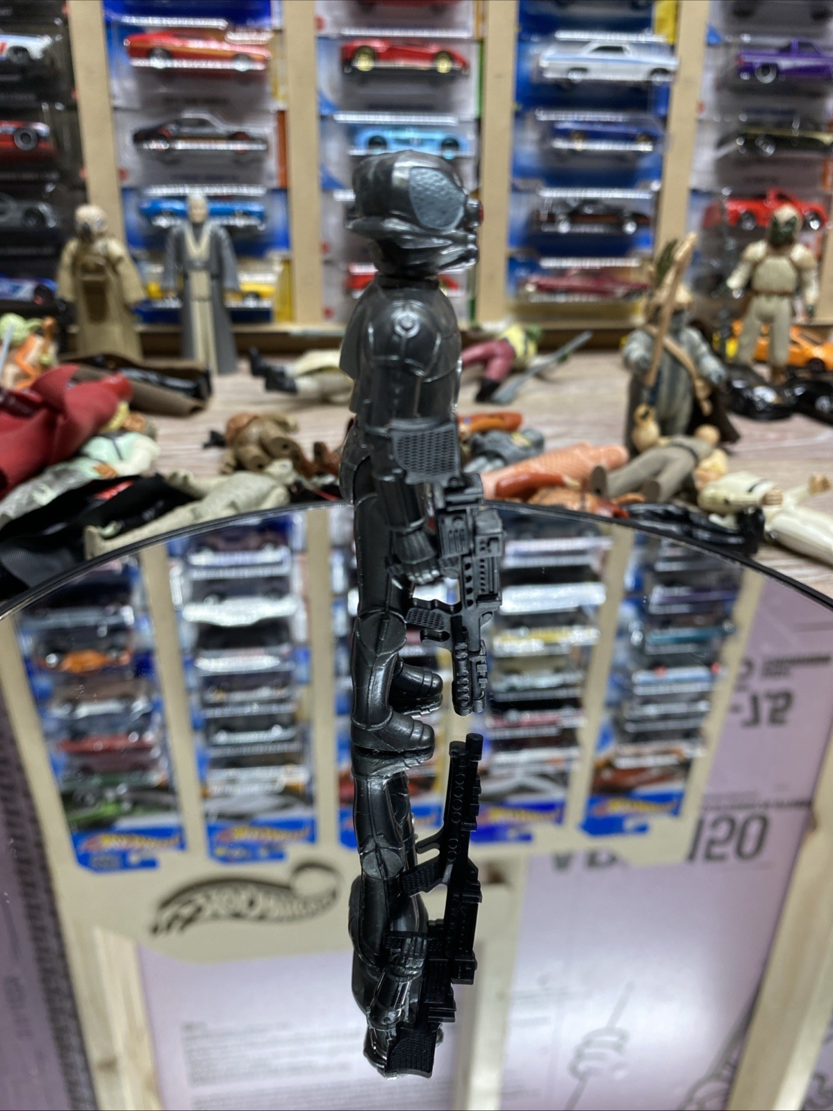 Zuckuss sold