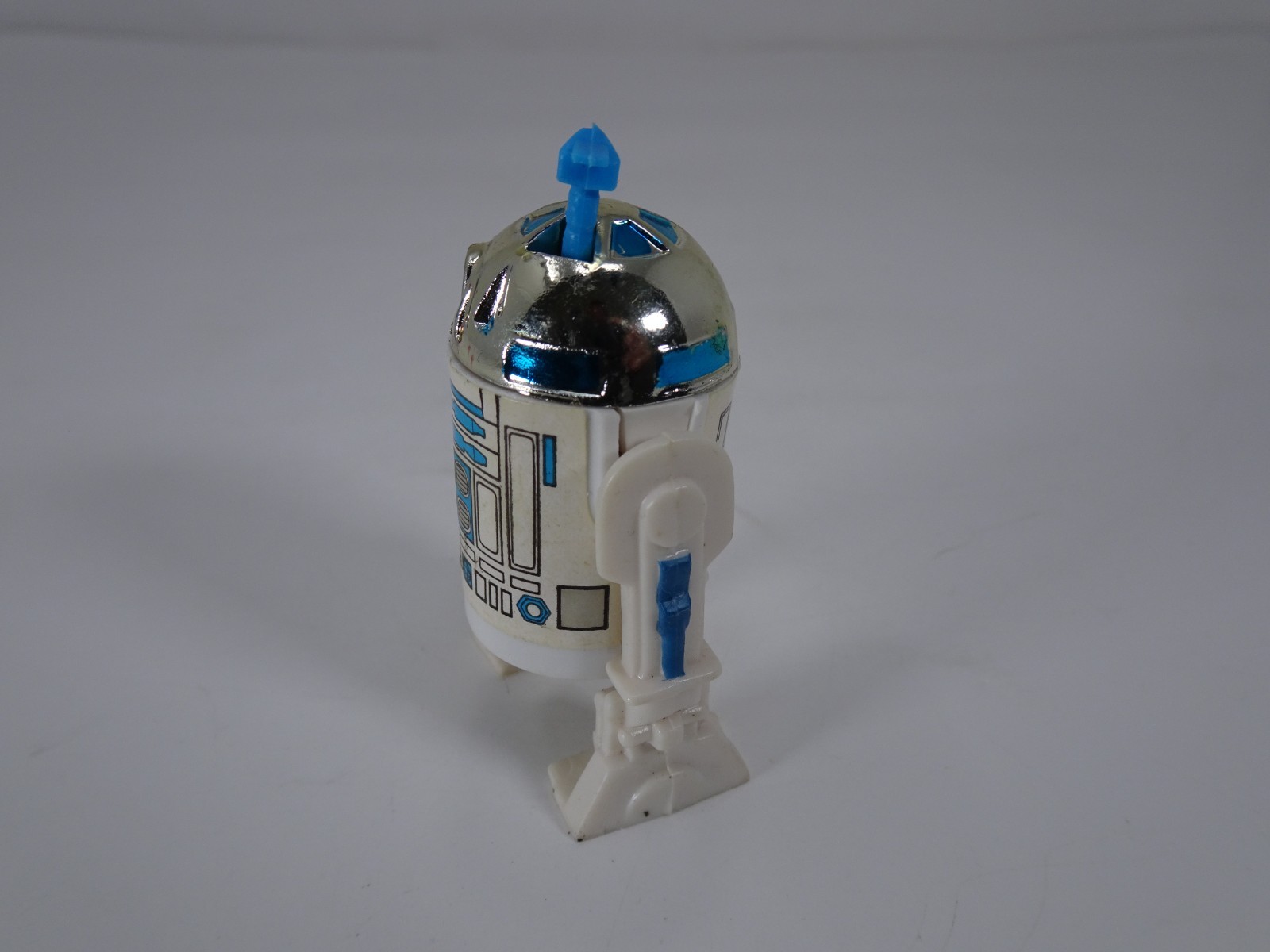 R2-D2 (Artoo-Detoo) (with Sensorscope) sold