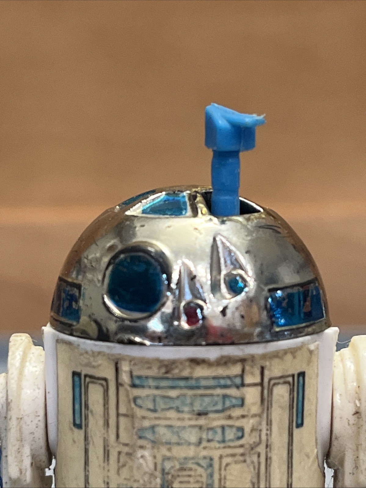 R2-D2 (Artoo-Detoo) (with Sensorscope) sold