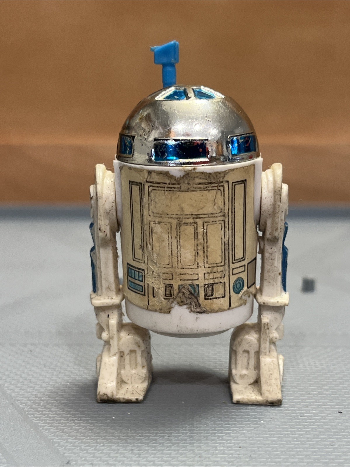 R2-D2 (Artoo-Detoo) (with Sensorscope) sold