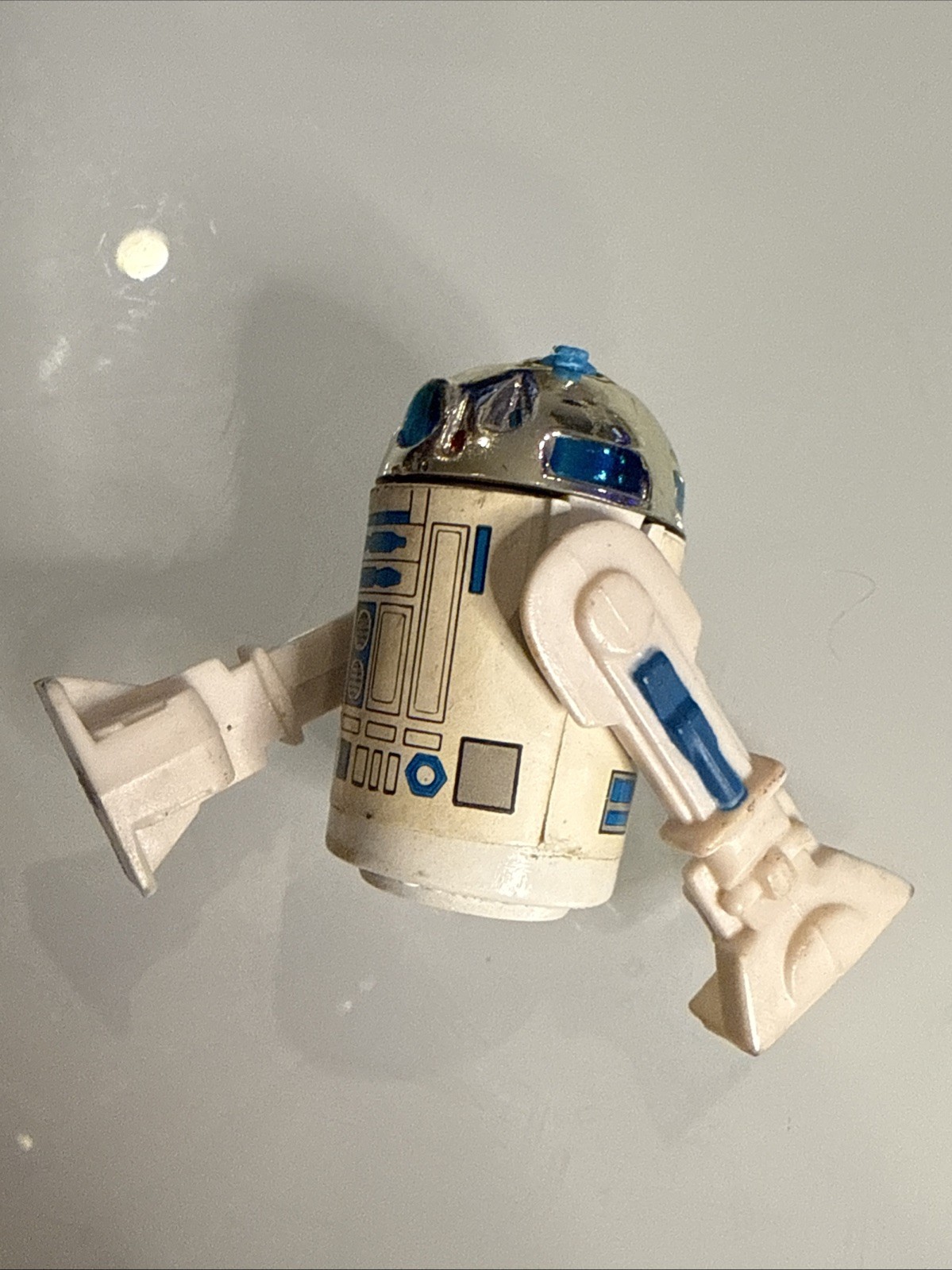 R2-D2 (Artoo-Detoo) (with Sensorscope) sold
