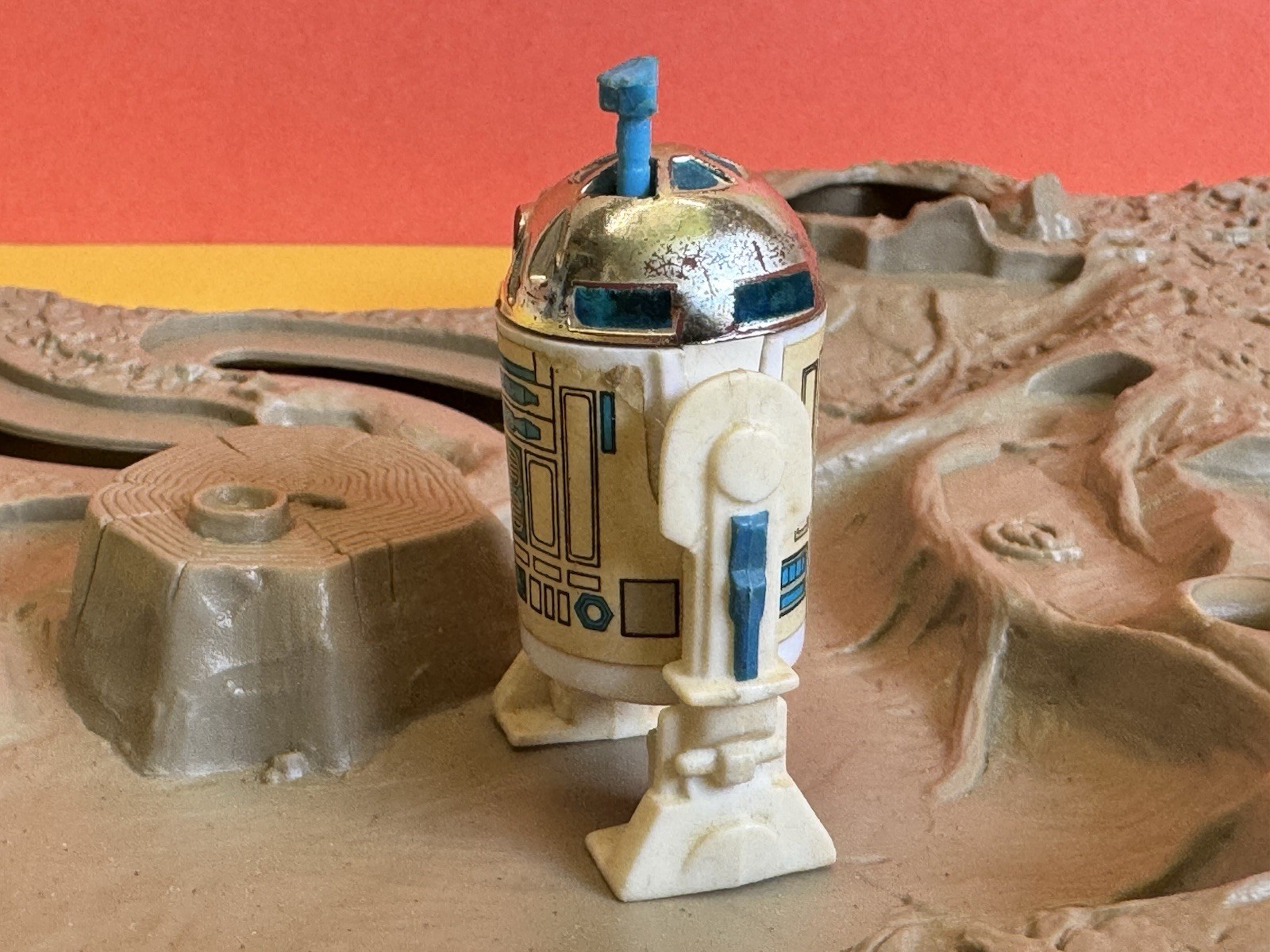 R2-D2 (Artoo-Detoo) (with Sensorscope) sold