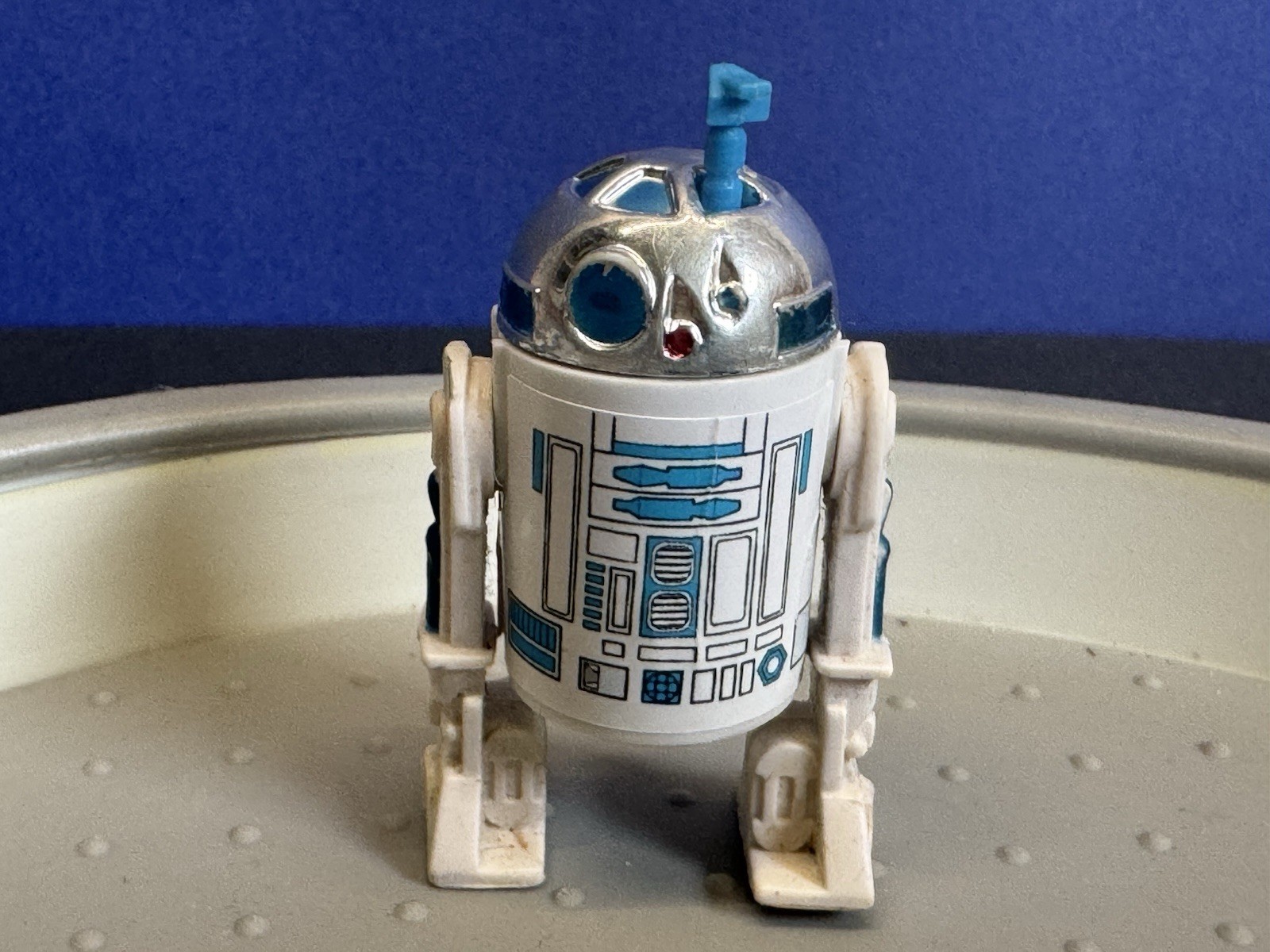 R2-D2 (Artoo-Detoo) (with Sensorscope) sold
