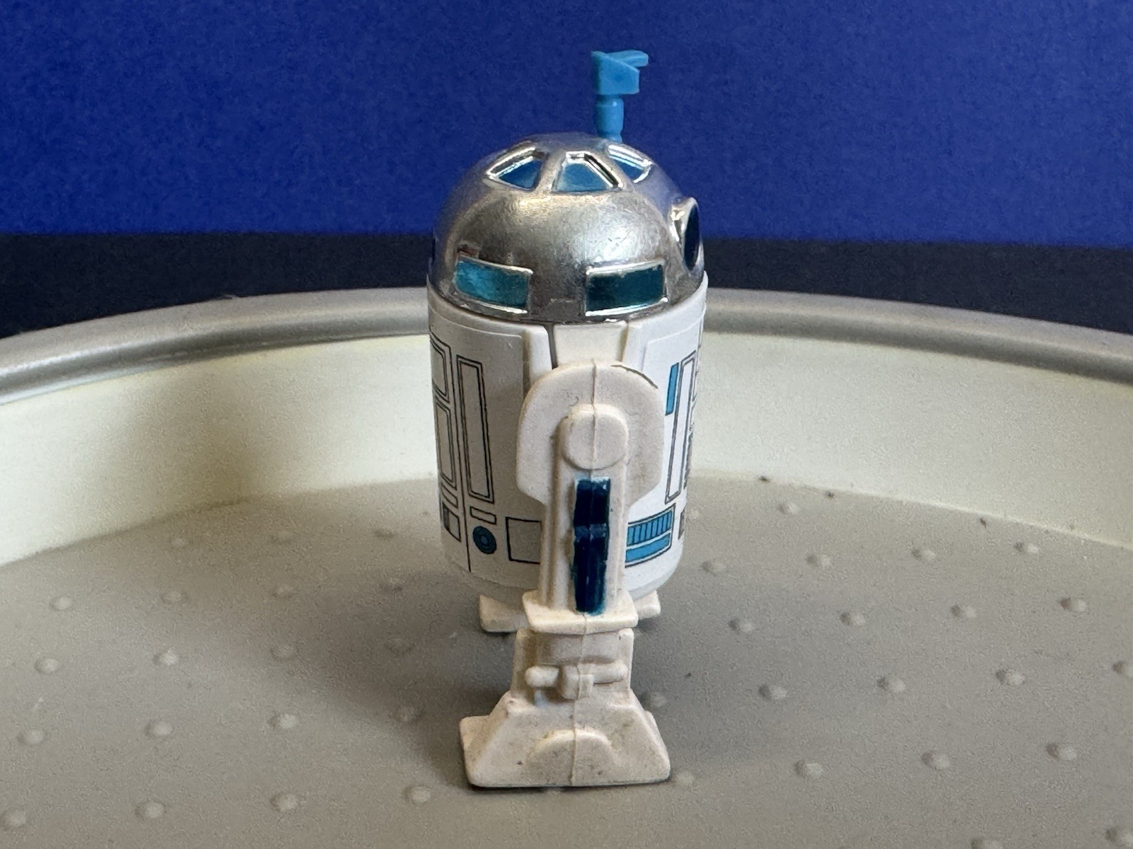 R2-D2 (Artoo-Detoo) (with Sensorscope) sold