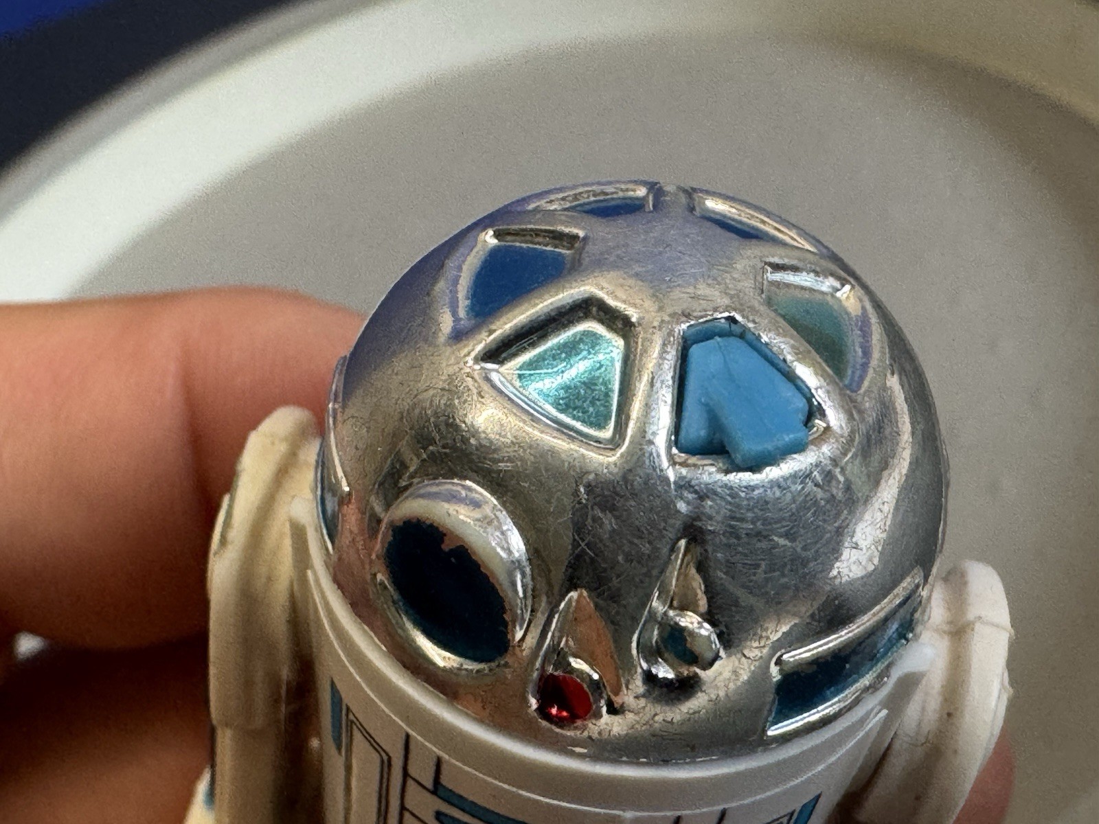 R2-D2 (Artoo-Detoo) (with Sensorscope) sold