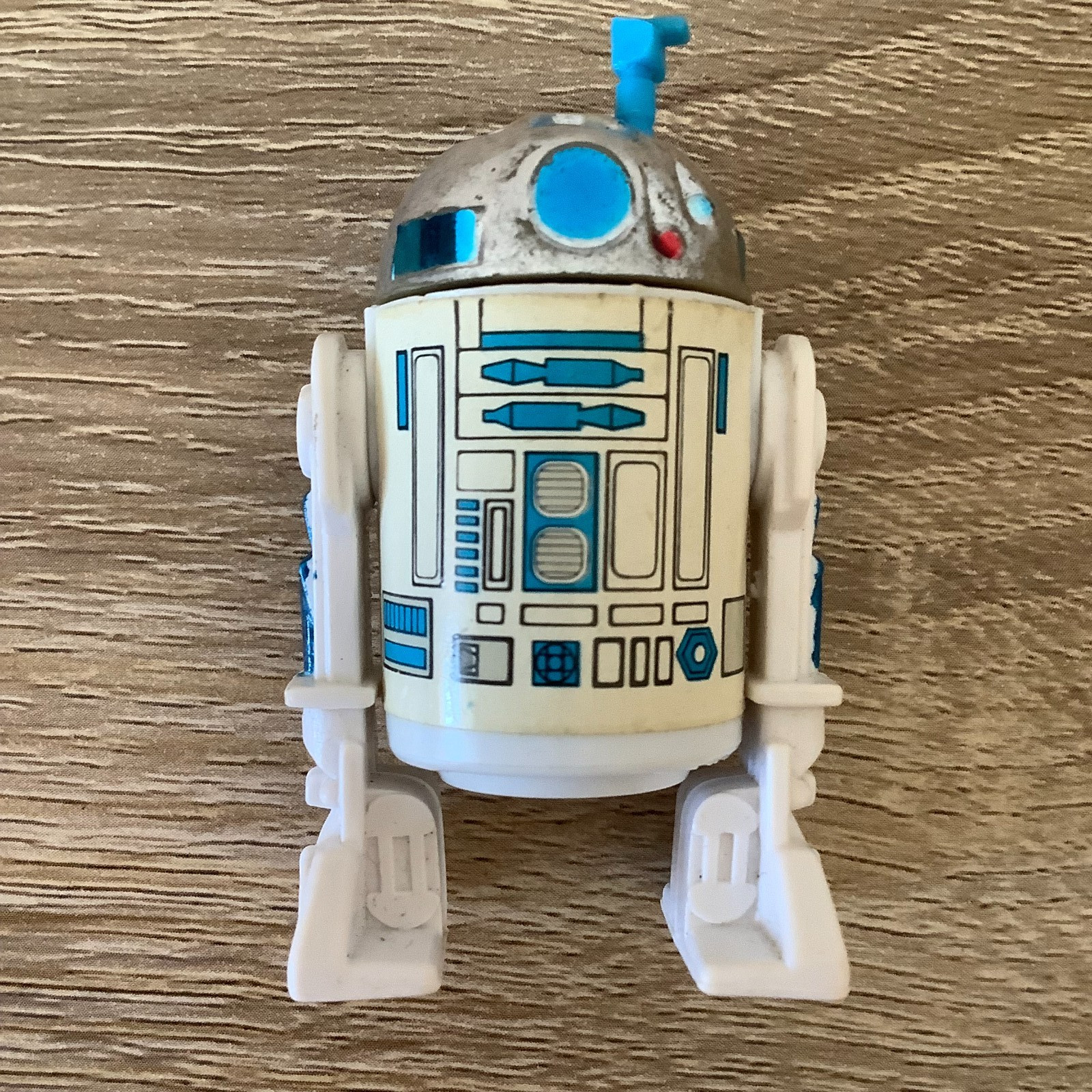 R2-D2 (Artoo-Detoo) (with Sensorscope) sold