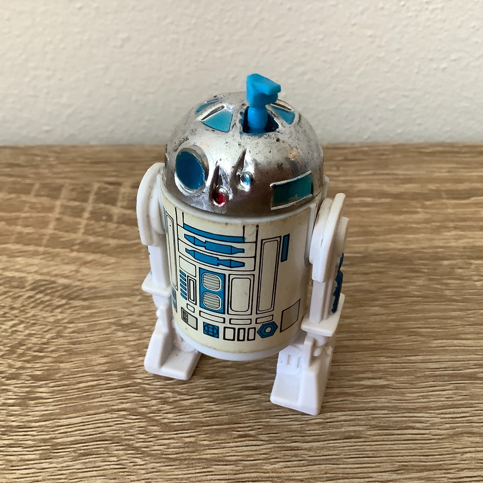 R2-D2 (Artoo-Detoo) (with Sensorscope) sold