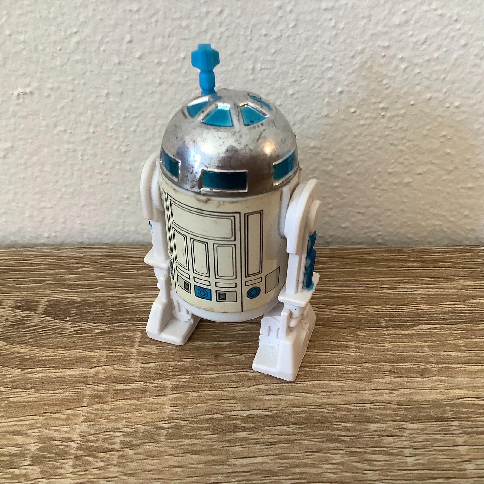 R2-D2 (Artoo-Detoo) (with Sensorscope) sold