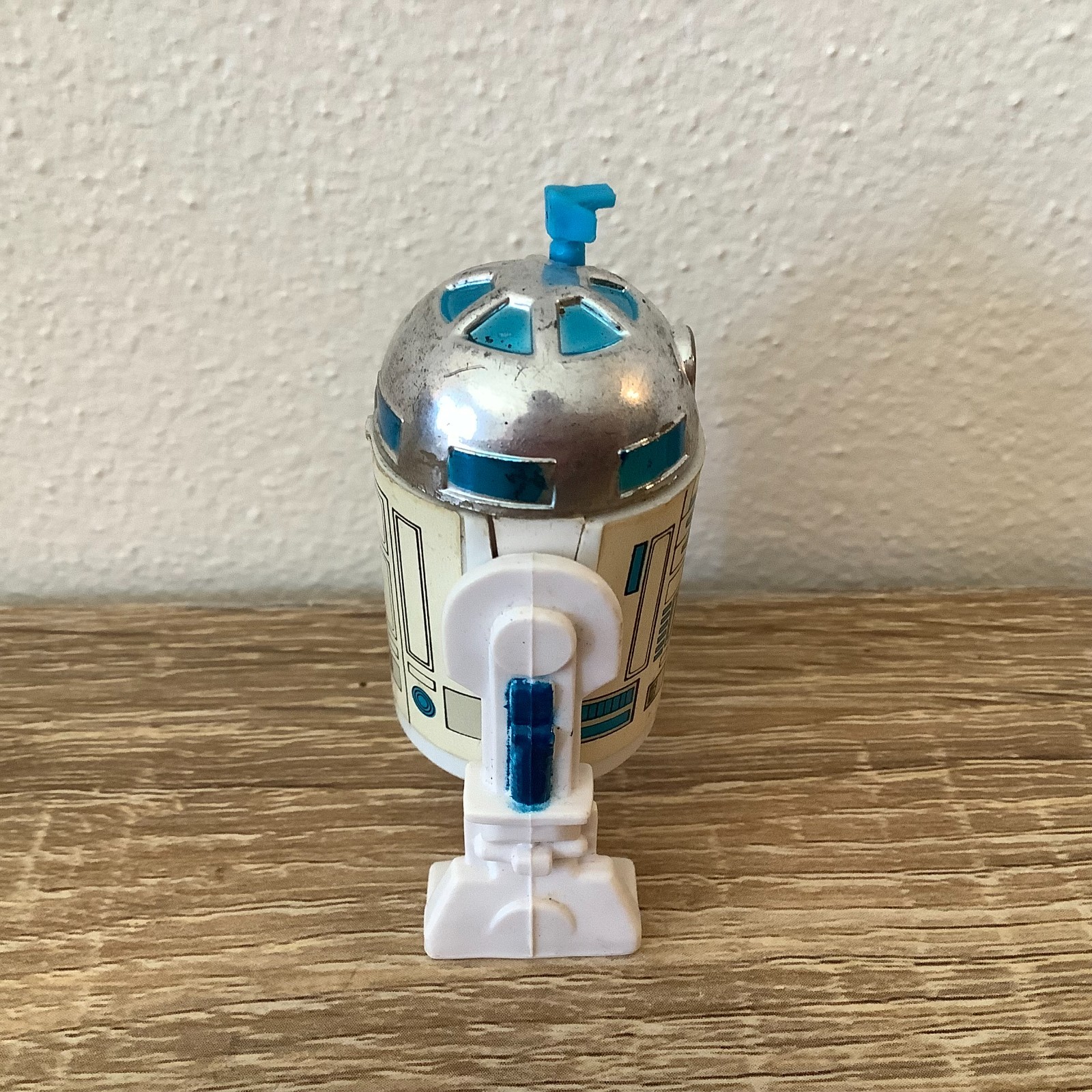 R2-D2 (Artoo-Detoo) (with Sensorscope) sold