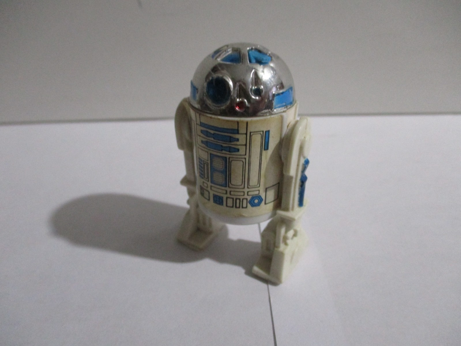 R2-D2 (Artoo-Detoo) (with Sensorscope) sold