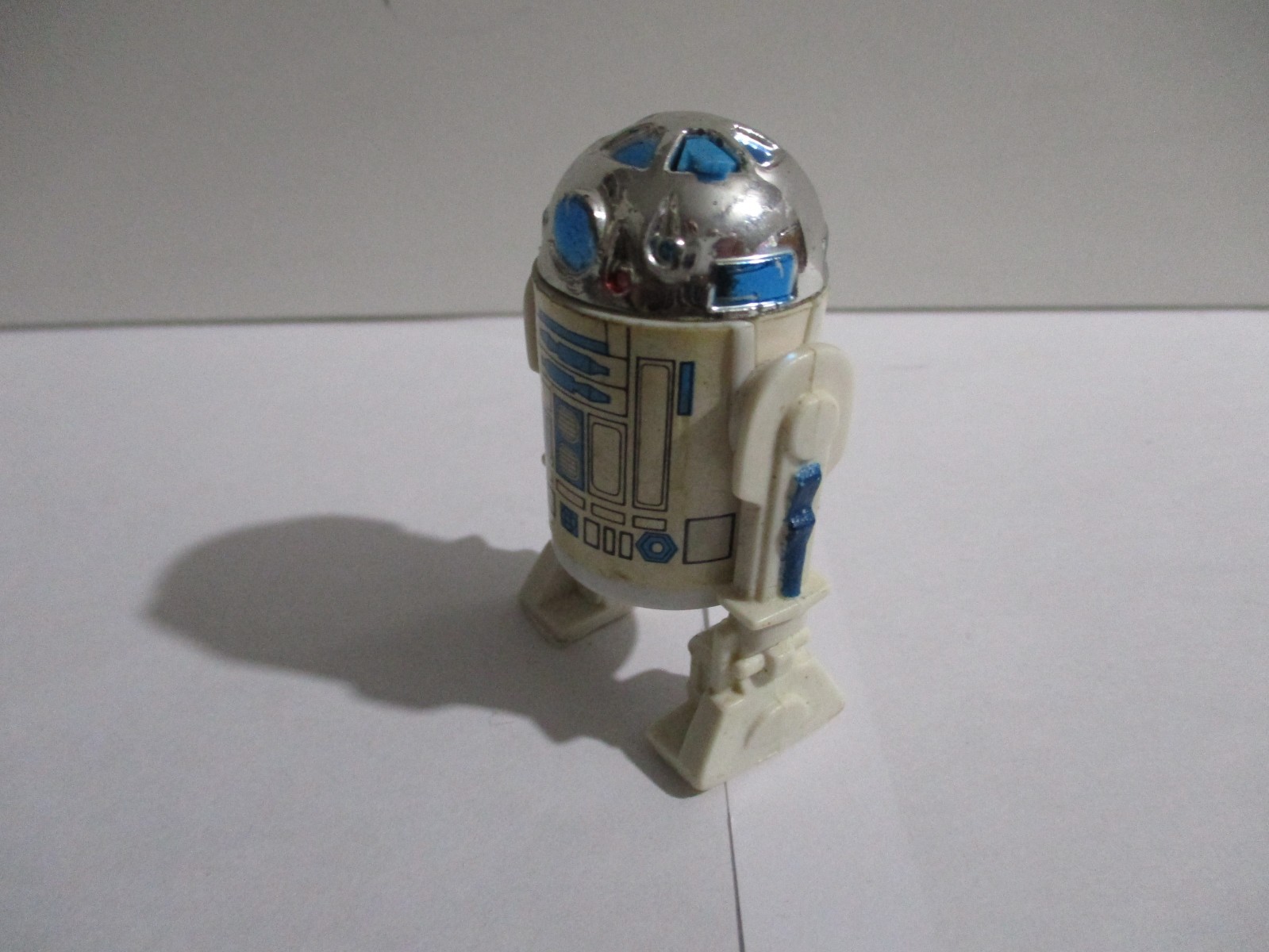 R2-D2 (Artoo-Detoo) (with Sensorscope) sold