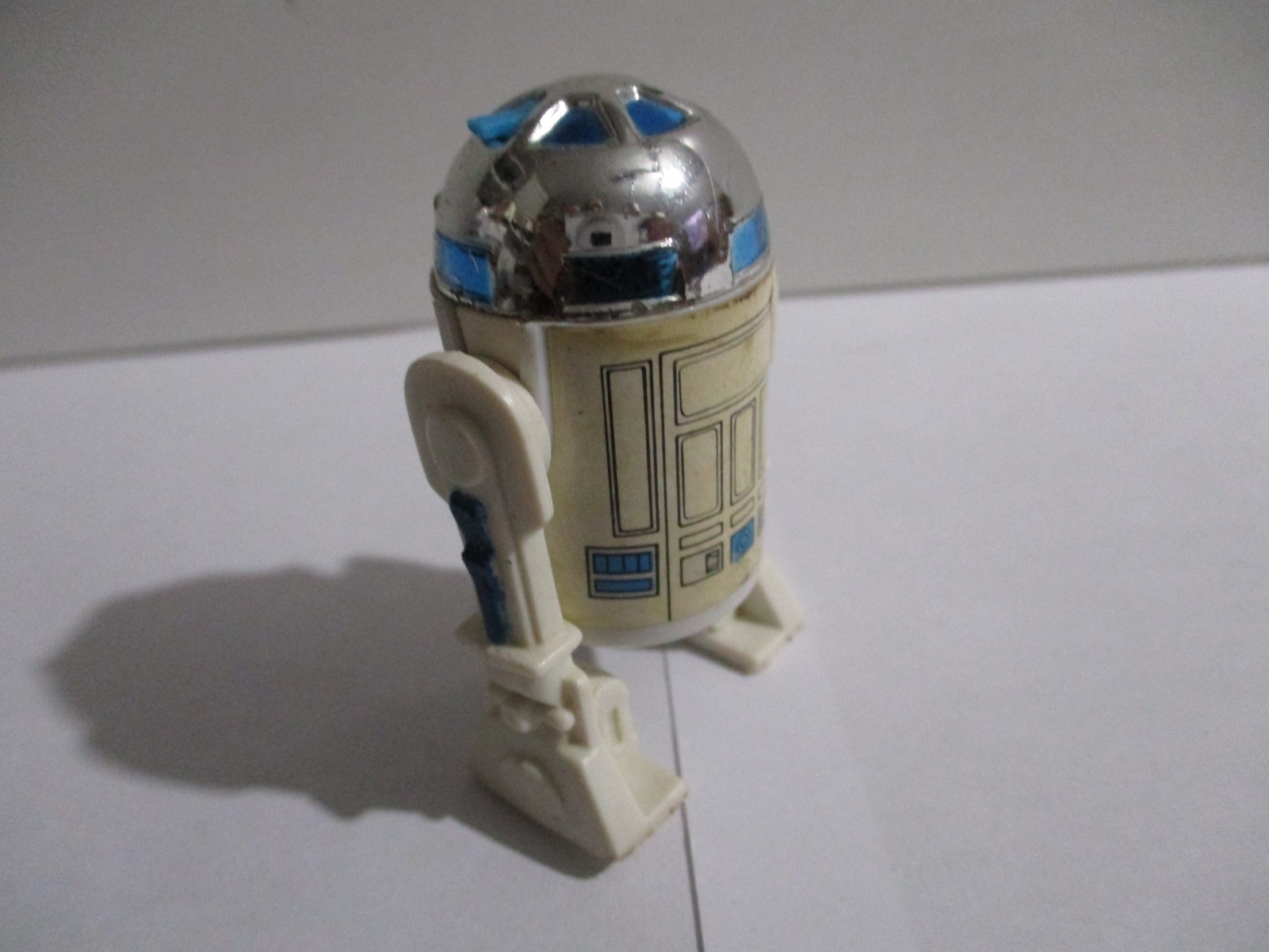 R2-D2 (Artoo-Detoo) (with Sensorscope) sold