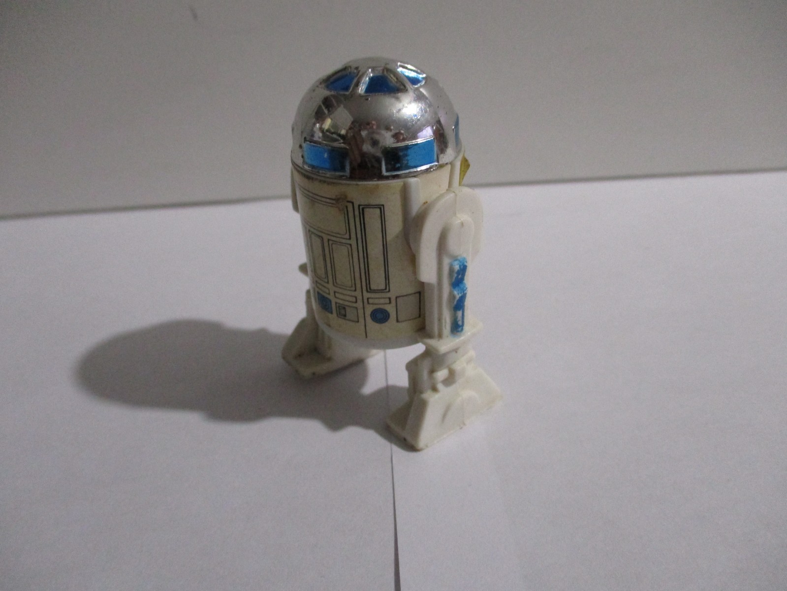 R2-D2 (Artoo-Detoo) (with Sensorscope) sold