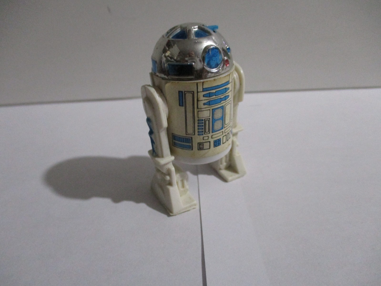 R2-D2 (Artoo-Detoo) (with Sensorscope) sold