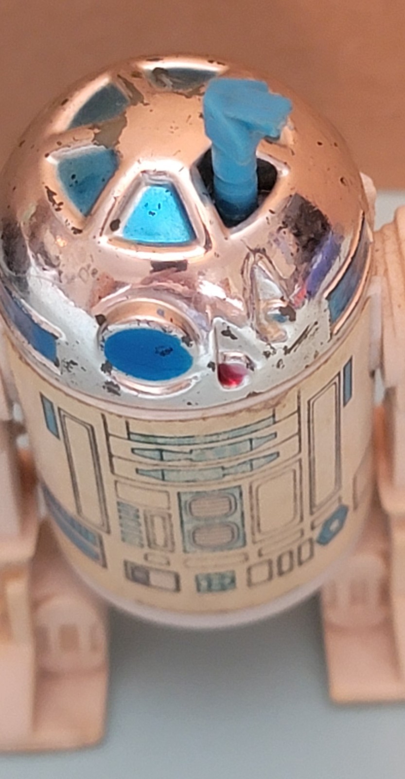 R2-D2 (Artoo-Detoo) (with Sensorscope) sold