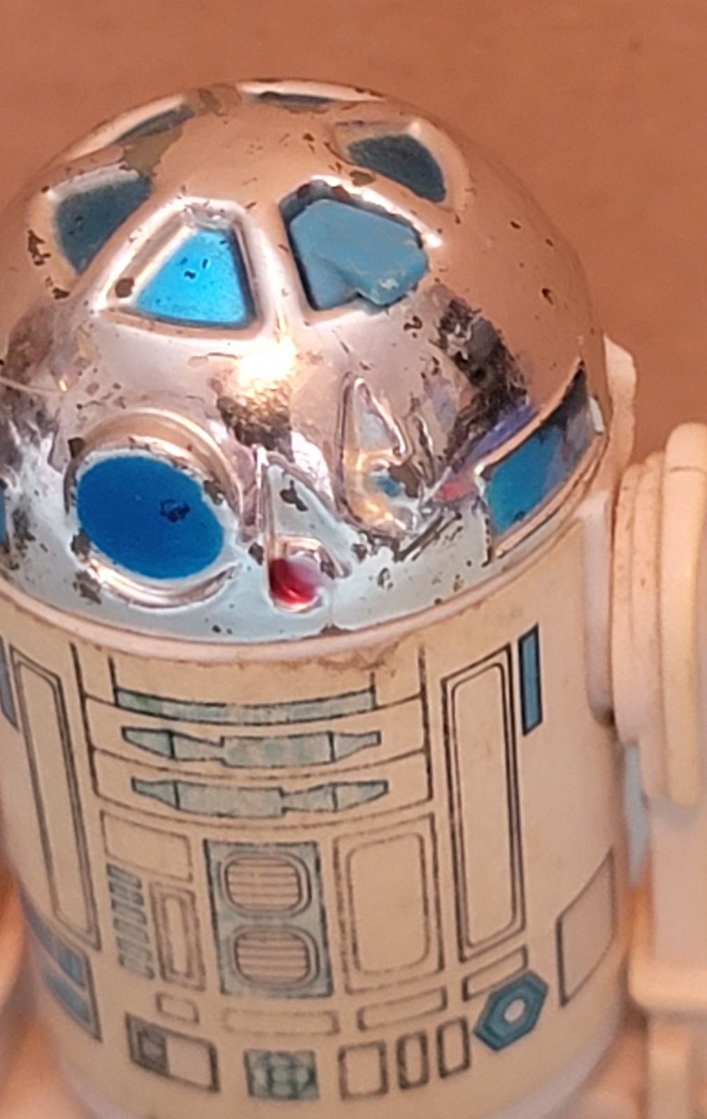 R2-D2 (Artoo-Detoo) (with Sensorscope) sold