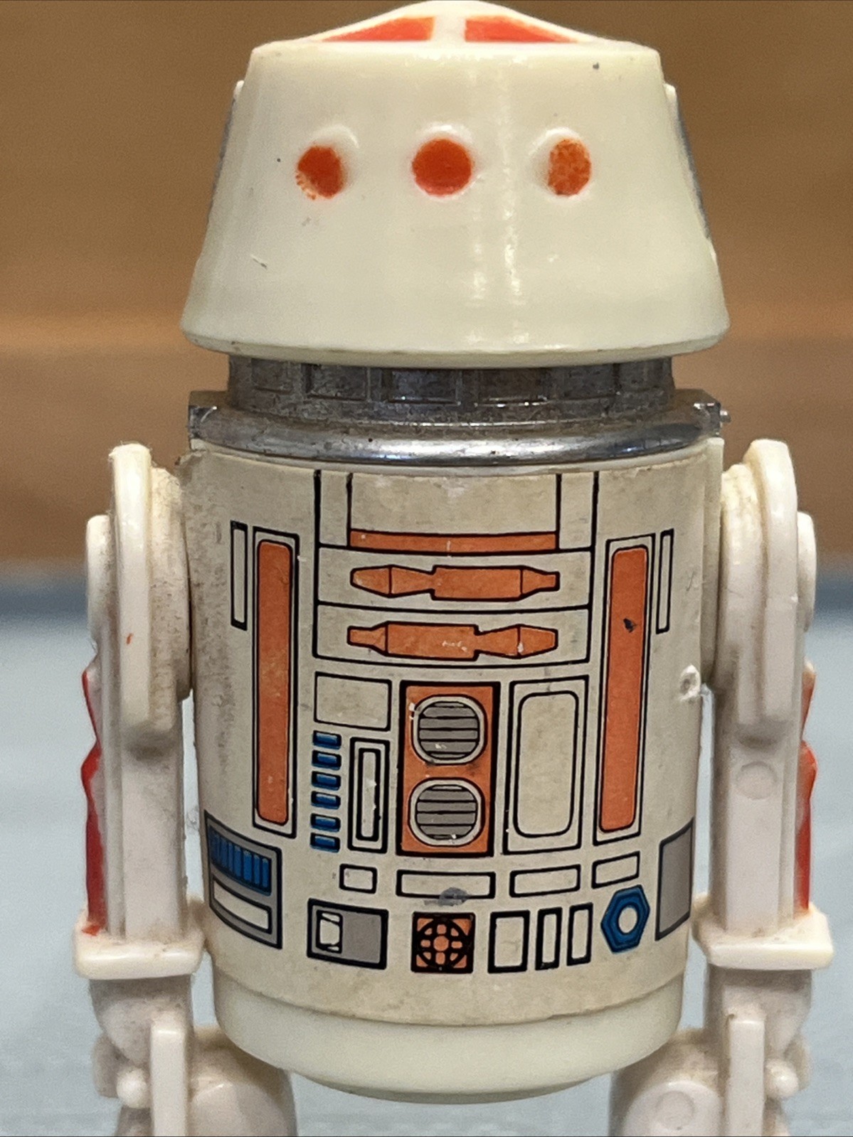 R5-D4 (Arfive-Defour) sold