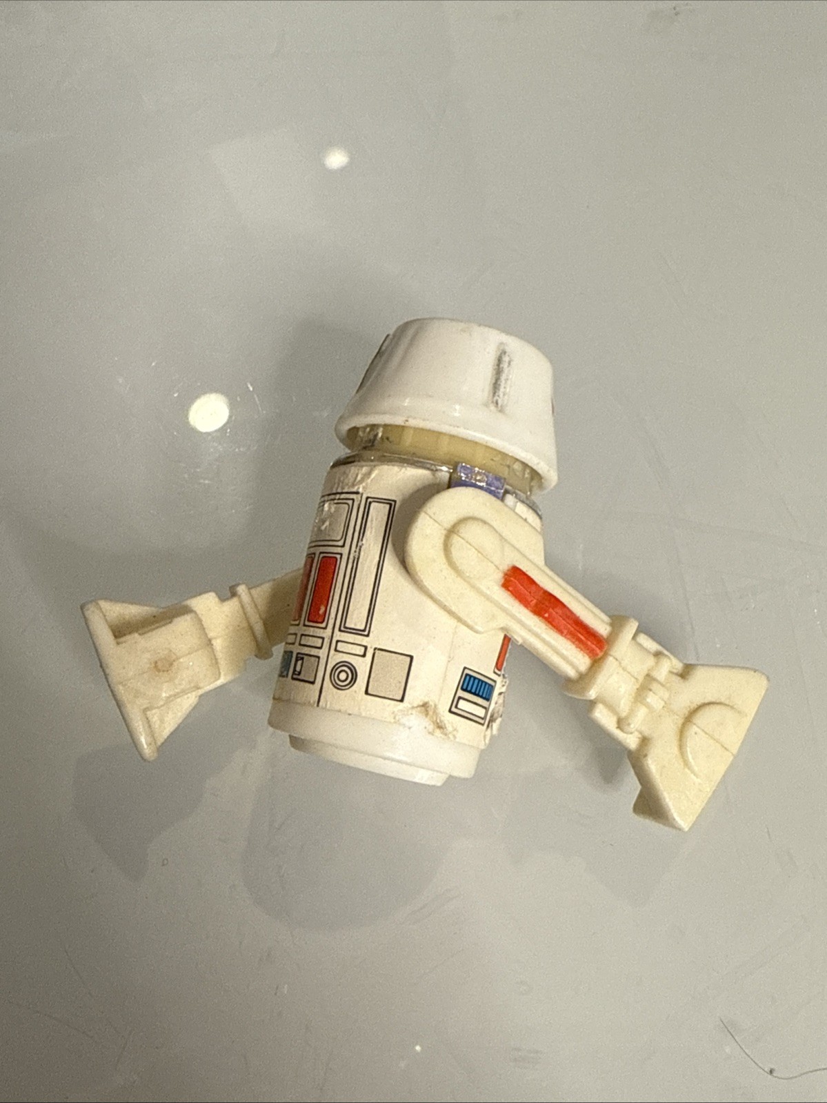 R5-D4 (Arfive-Defour) sold