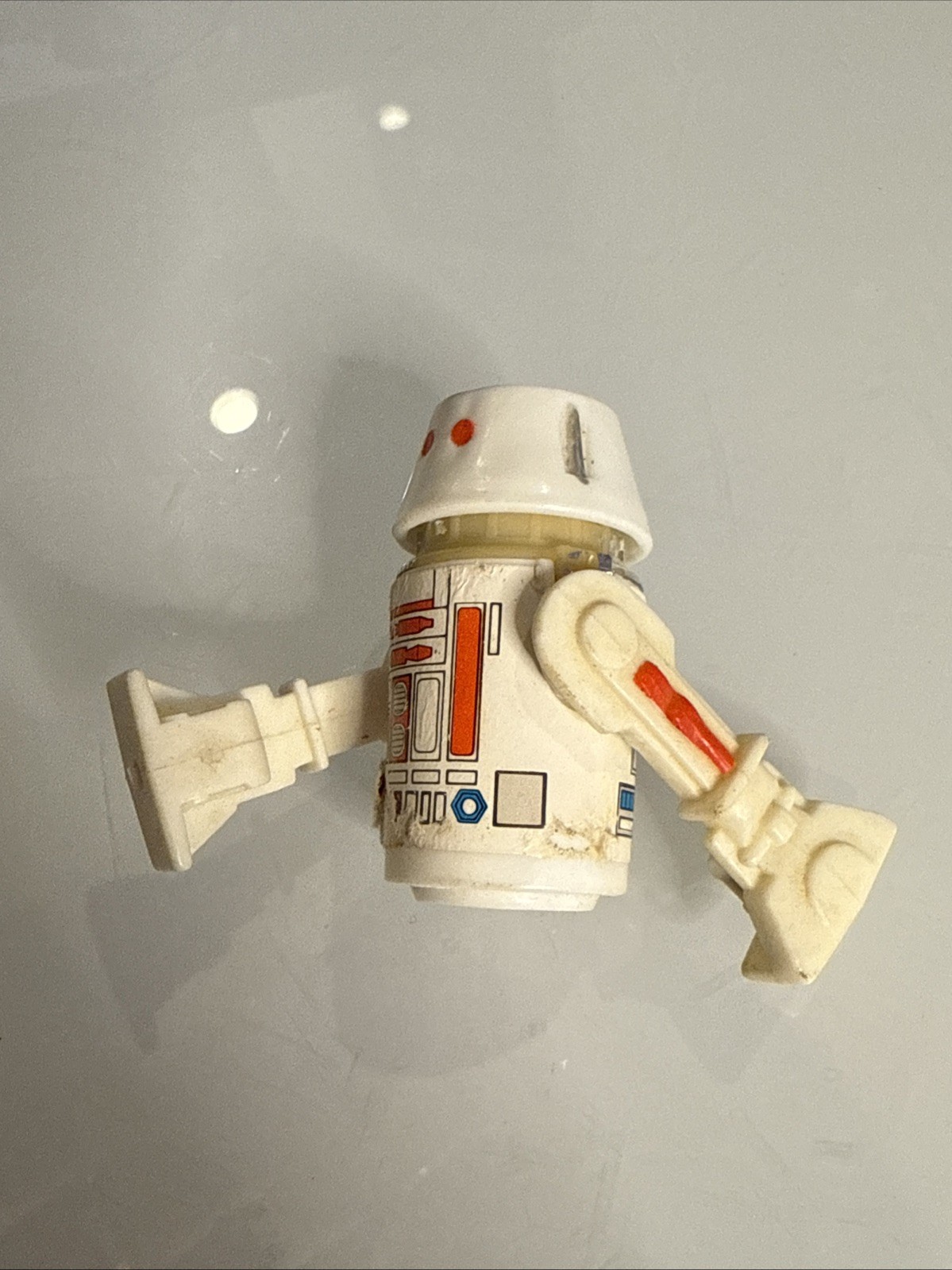 R5-D4 (Arfive-Defour) sold
