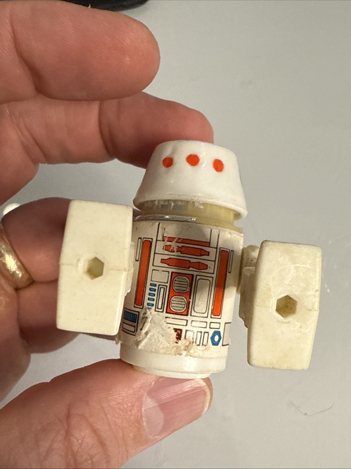 R5-D4 (Arfive-Defour) sold