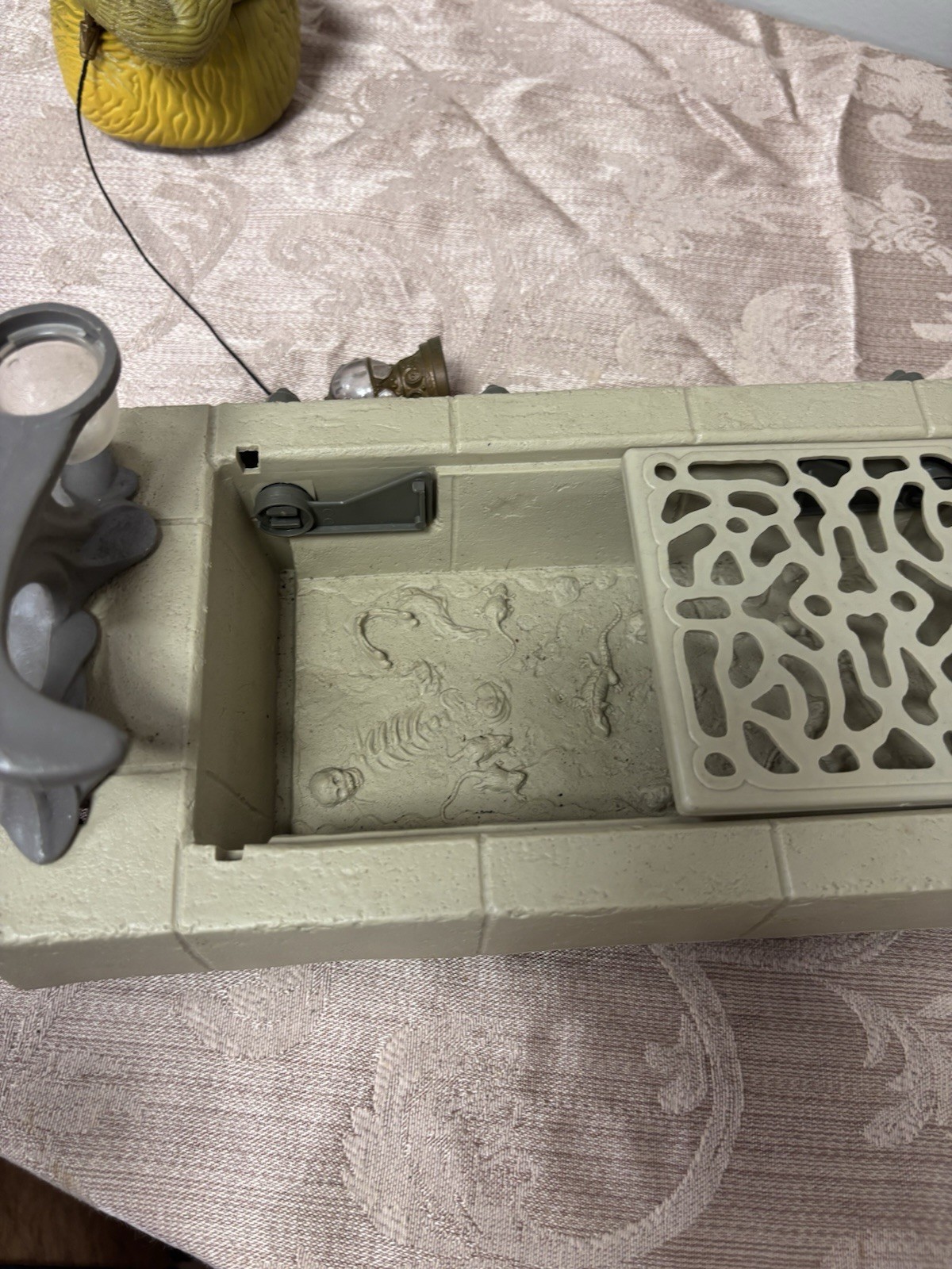 Jabba the Hutt Action Playset sold