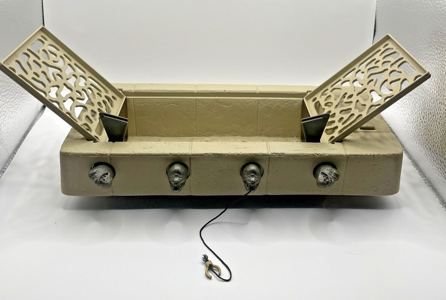 Jabba the Hutt Action Playset sold