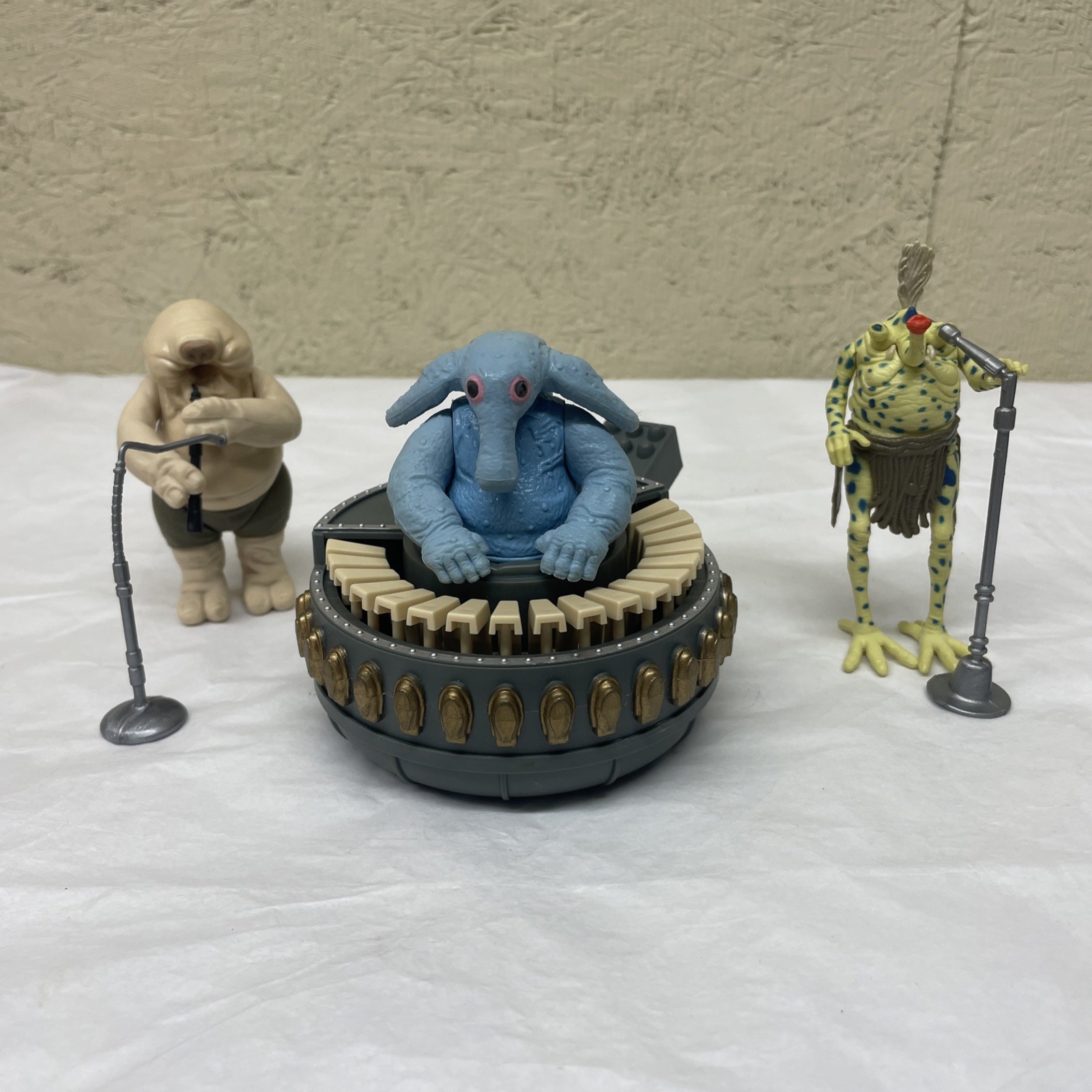 Sy Snootles & The Rebo Band sold
