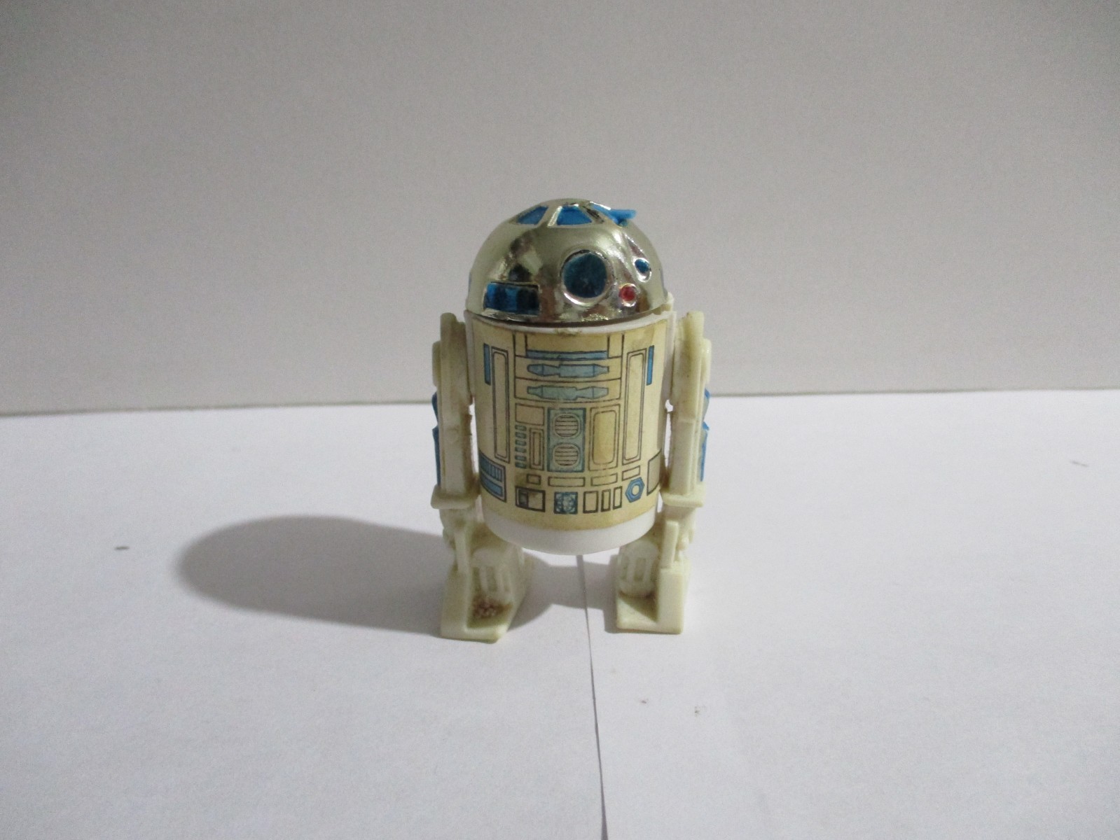 R2-D2 (Artoo-Detoo) (with Sensorscope) sold