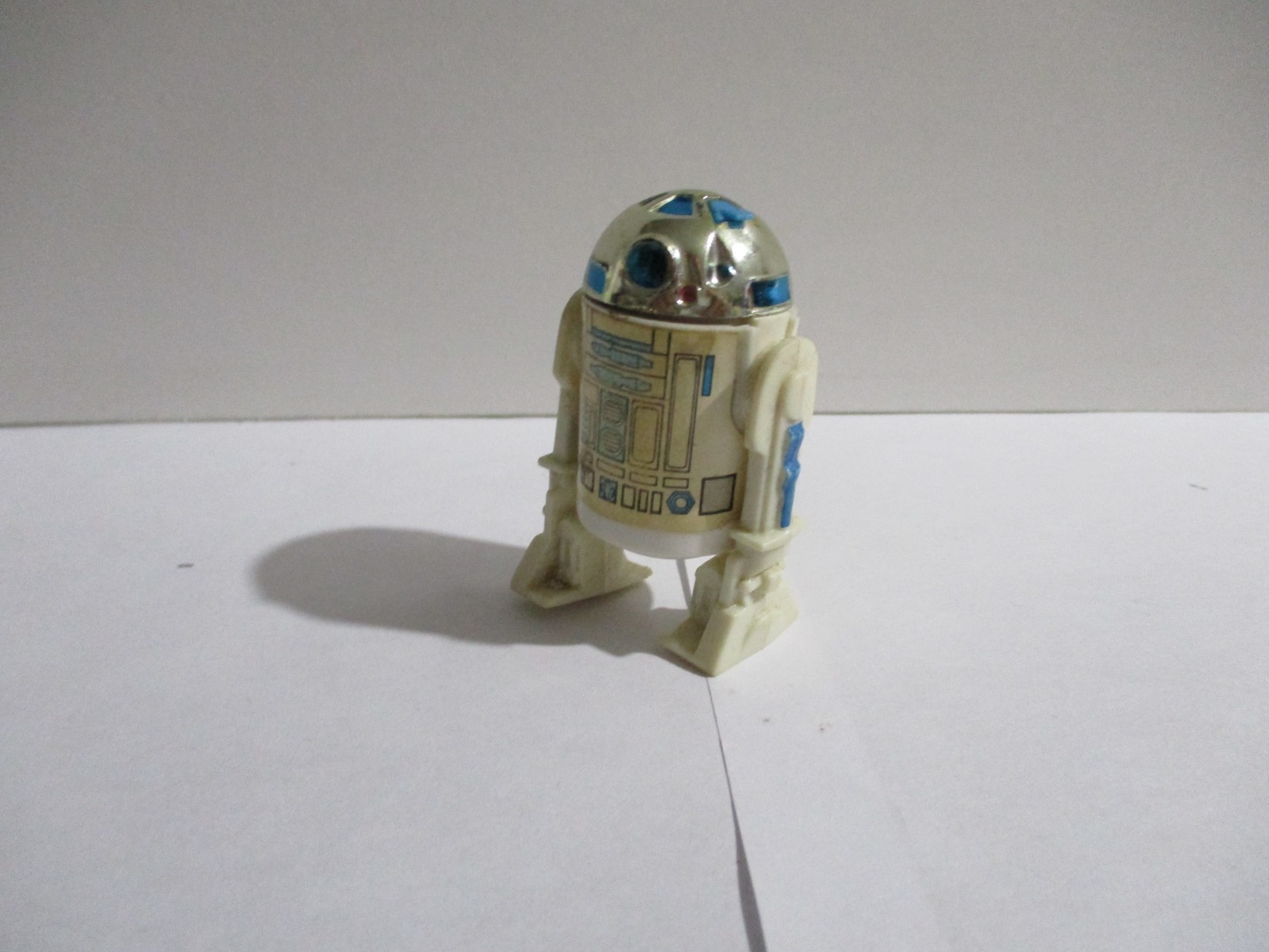 R2-D2 (Artoo-Detoo) (with Sensorscope) sold