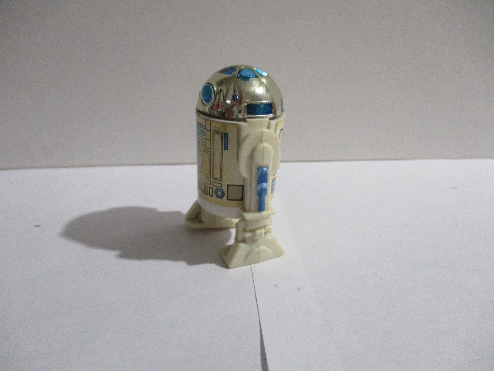 R2-D2 (Artoo-Detoo) (with Sensorscope) sold